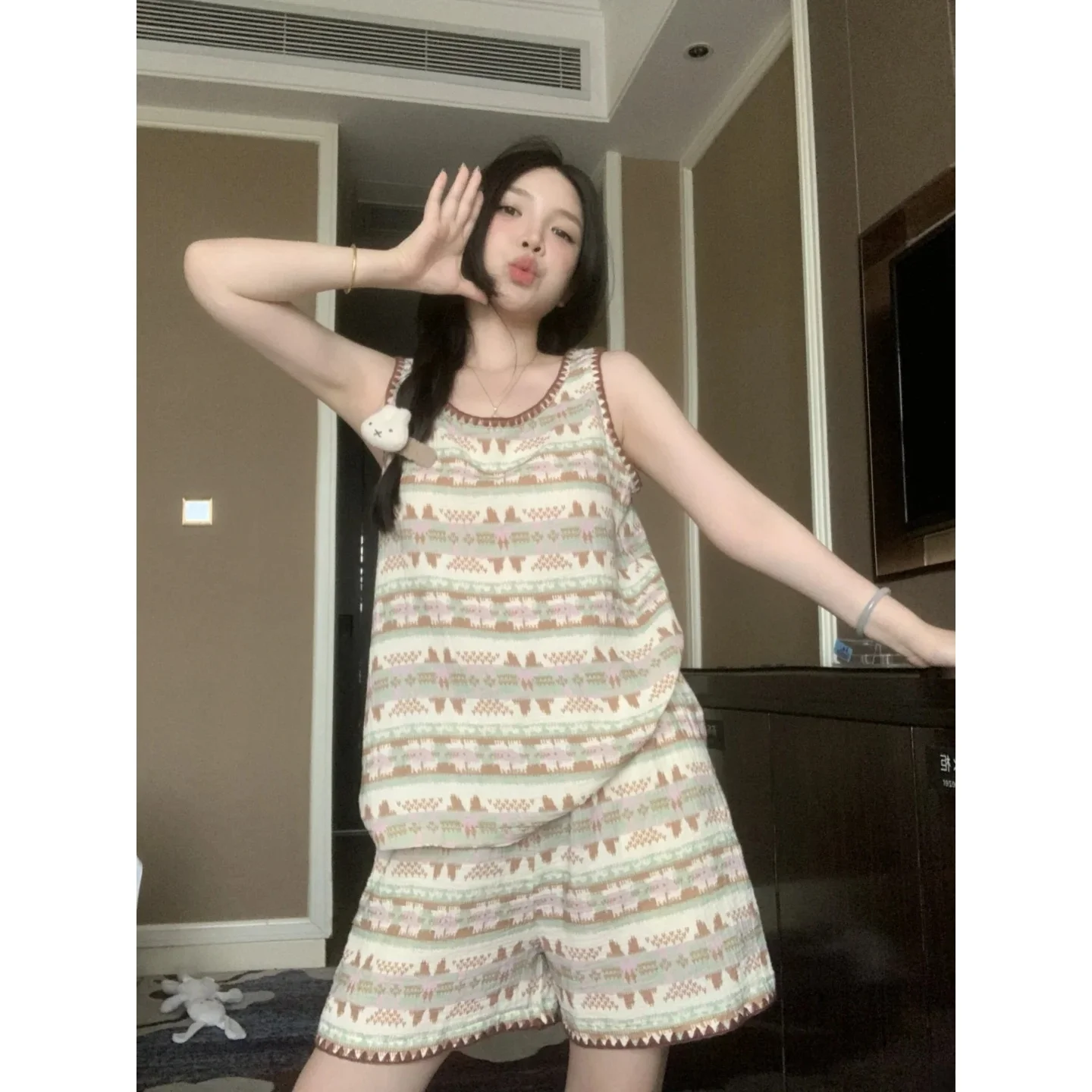 Summer Casual Cloud Cotton Fair Isle Embroidery Women's Nightgown Sleeveless Vest Shorts Daily Wearable Sleepwear
Summer Casual Cloud Cotton Fair Isle Embroidery Women's Nightgown Sleeveless Vest Shorts Daily Wearable Sleepwear