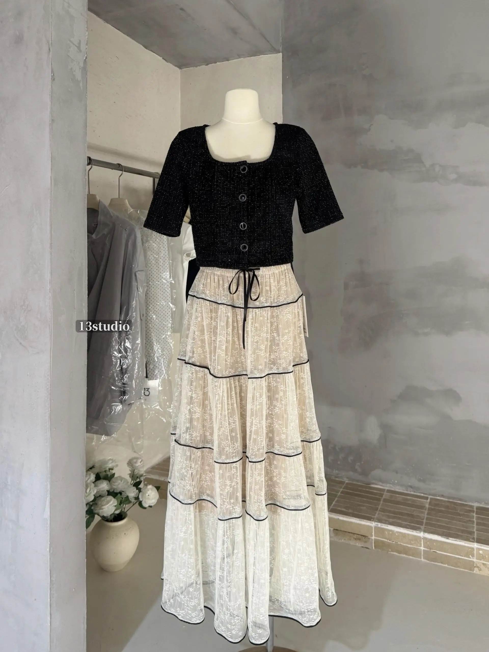 13Studio2026 Black Obsidian Miss Lace Short Sleeve Set High Waist Winter Collection Fashionable Two-Piece Suit for Women
13Studio2026 Black Obsidian Miss Lace Short Sleeve Set High Waist Winter Collection Fashionable Two-Piece Suit for Women