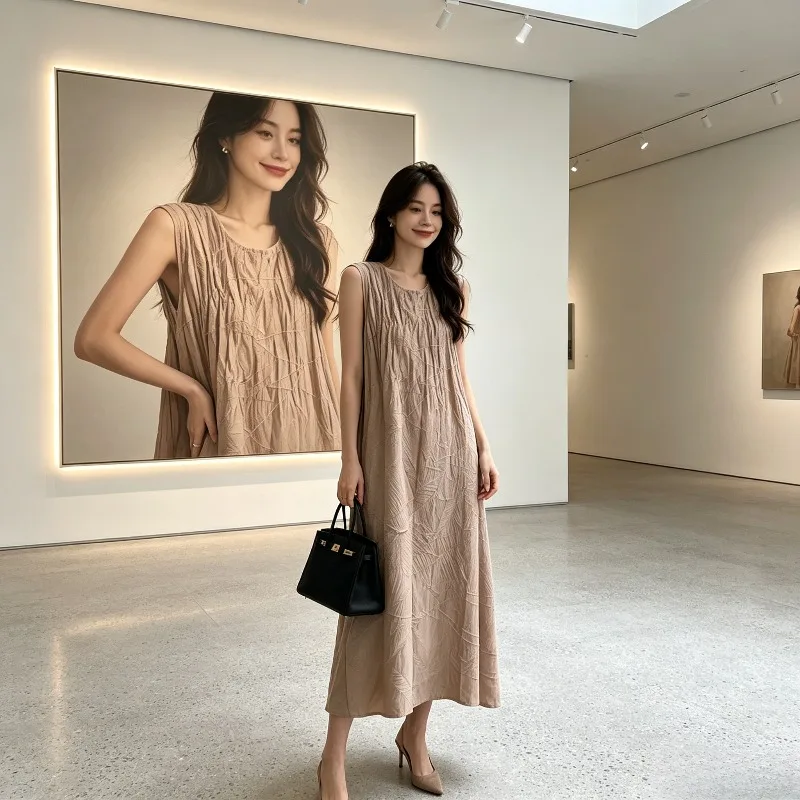 Miyake Pleated 2026 New Spring Summer Textured Pleated Niche Design Sleeveless Dress Women Summer Loose Mid-Length Tank Dress
Miyake Pleated 2026 New Spring Summer Textured Pleated Niche Design Sleeveless Dress Women Summer Loose Mid-Length Tank Dress