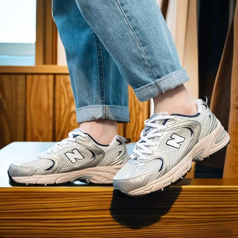 Step to Innovation: Versatile and durable casual sneakers for everyday couples Sizes: 36-45
Step to Innovation: Versatile and durable casual sneakers for everyday couples Sizes: 36-45