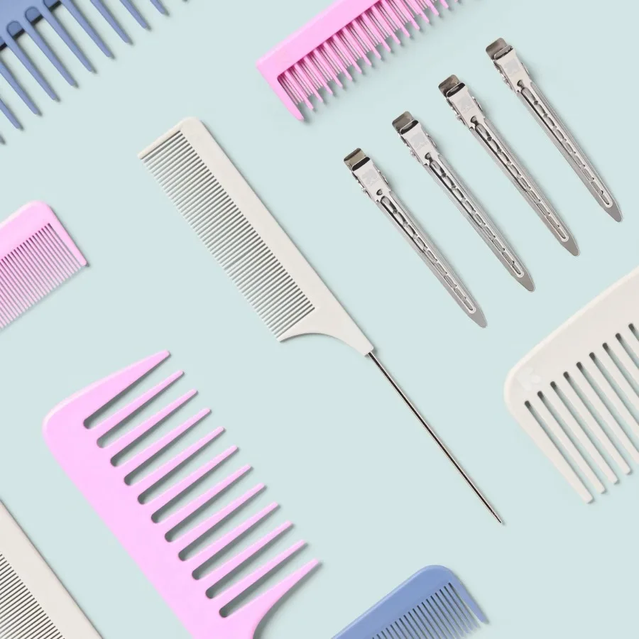 Metal Single Rat Tail Comb - Gray -
Metal Single Rat Tail Comb - Gray -