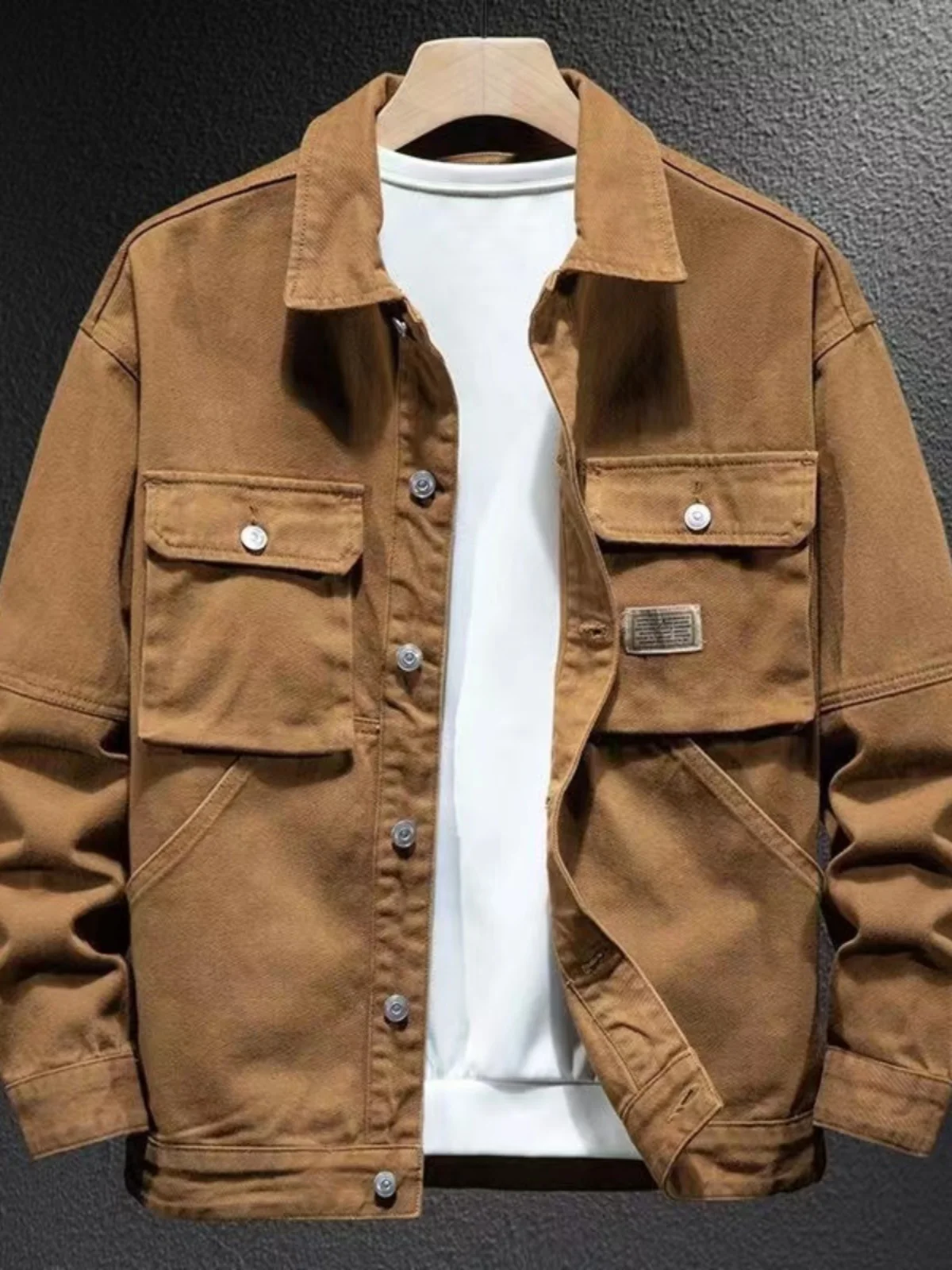 Мужская джинсовая куртка American Sle в стиле ретро, модная свободная посадка, универсальный топ, весенне-осенняя рабочая одежда, молодежная однотонная одежда
Мужская джинсовая куртка American Sle в стиле ретро, модная свободная посадка, универсальный топ, весенне-осенняя рабочая одежда, молодежная однотонная одежда