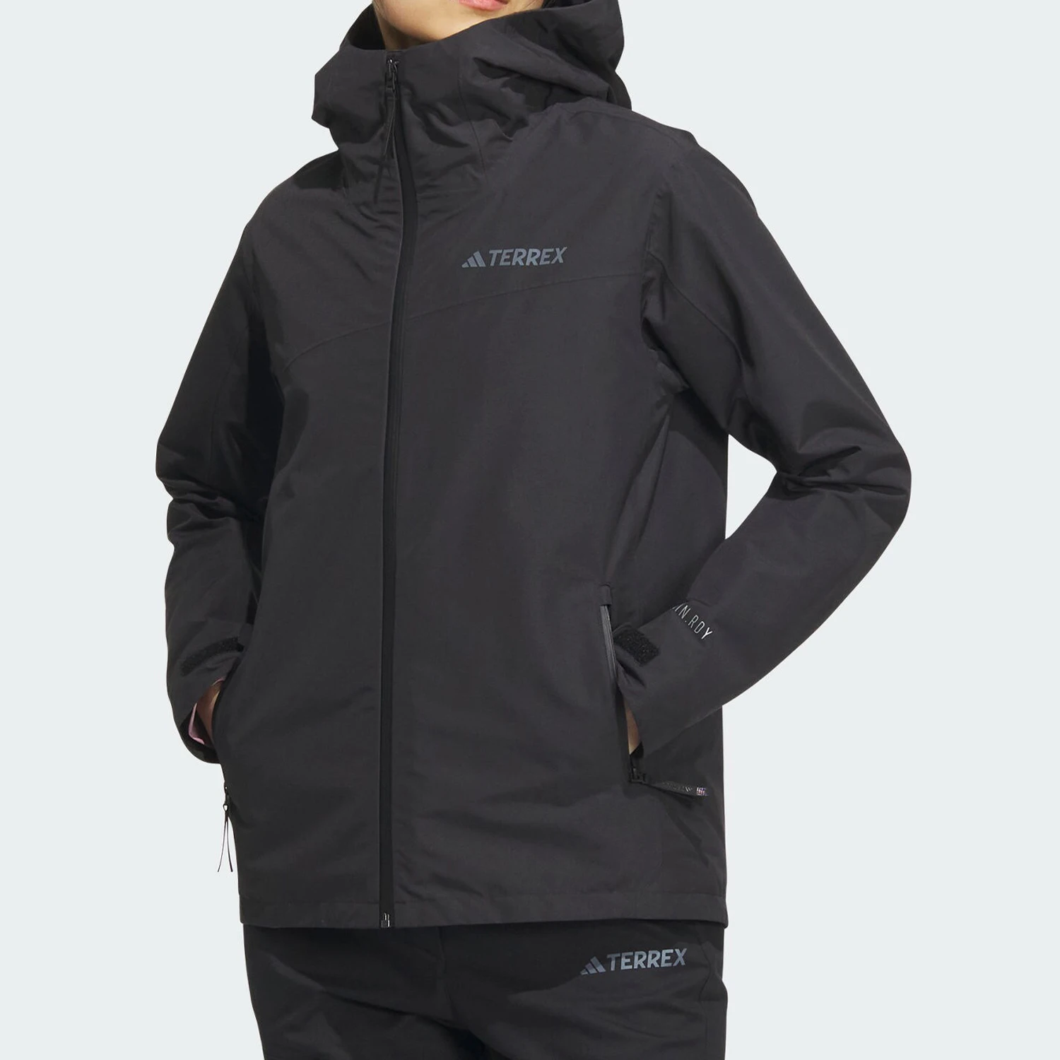 Adidas оригинальная уличная женская куртка 3-в-1 софтшелл на внутренней подкладке IL9007
Adidas оригинальная уличная женская куртка 3-в-1 софтшелл на внутренней подкладке IL9007