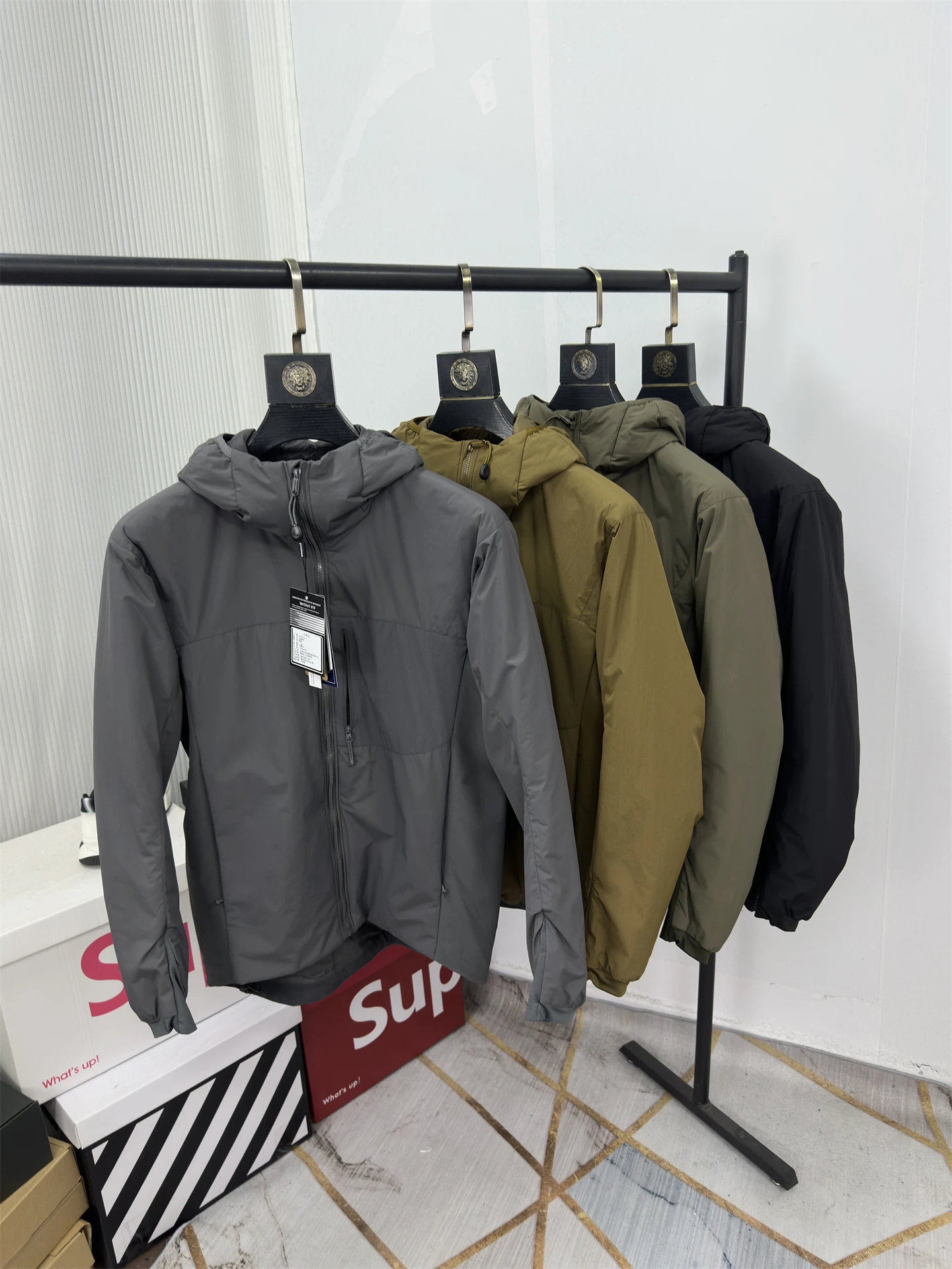 Легкая хлопковая куртка для активного отдыха, ветрозащитная, водоотталкивающая, с капюшоном, мужская, весенне-осенняя, тонкая, модная, городская, повседневная
Легкая хлопковая куртка для активного отдыха, ветрозащитная, водоотталкивающая, с капюшоном, мужская, весенне-осенняя, тонкая, модная, городская, повседневная