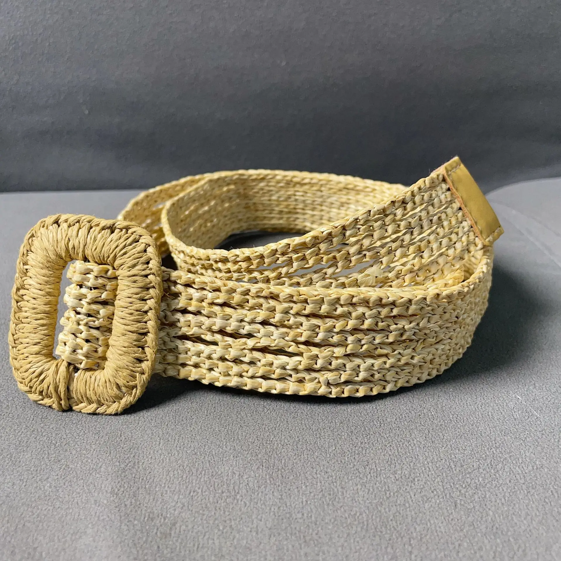 Новый женский хлопково-льняной ручной вязки, простой стиль Instagram, квадратная пряжка, модный универсальный богемный пояс, юбка, аксессуары
Новый женский хлопково-льняной ручной вязки, простой стиль Instagram, квадратная пряжка, модный универсальный богемный пояс, юбка, аксессуары