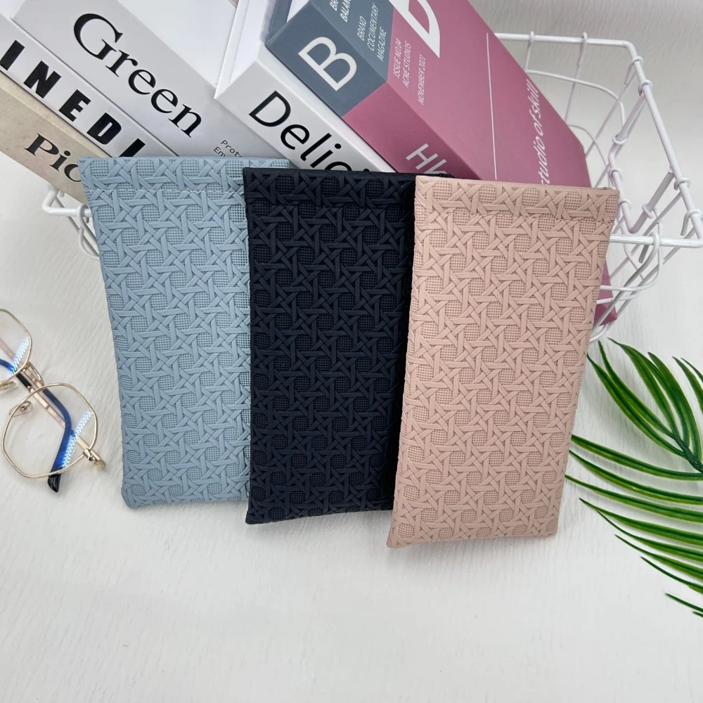 Portable Squeeze Top Sunglass Case - Leather Soft Sunglasses Case Easy To Use Eyeglasses Case Pouch
Portable Squeeze Top Sunglass Case - Leather Soft Sunglasses Case Easy To Use Eyeglasses Case Pouch