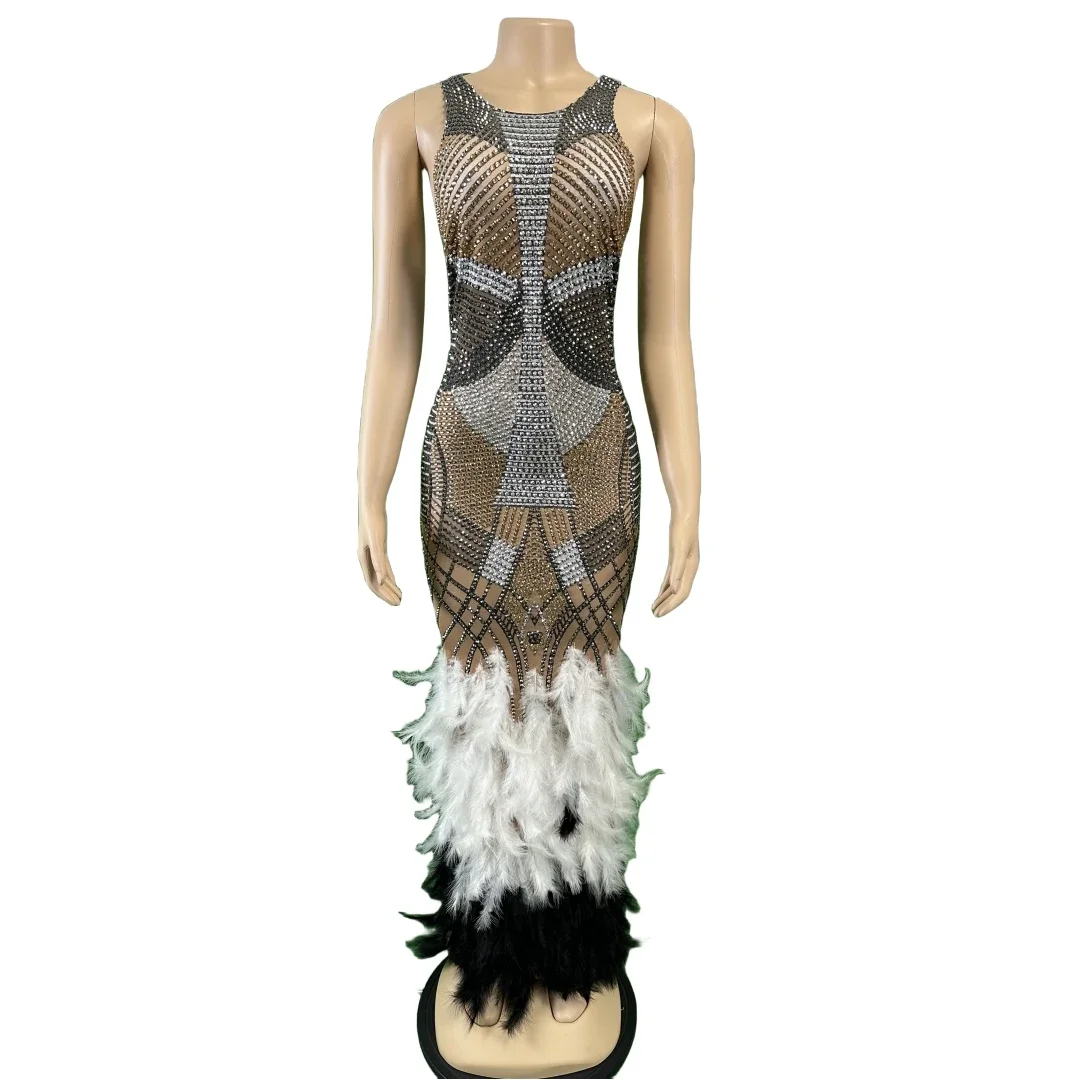 Women Celebrate Rhinestone Feather Stretch Long Dress Festival New Year Party Evening Prom Queen Costume Night Club 2025
Women Celebrate Rhinestone Feather Stretch Long Dress Festival New Year Party Evening Prom Queen Costume Night Club 2025