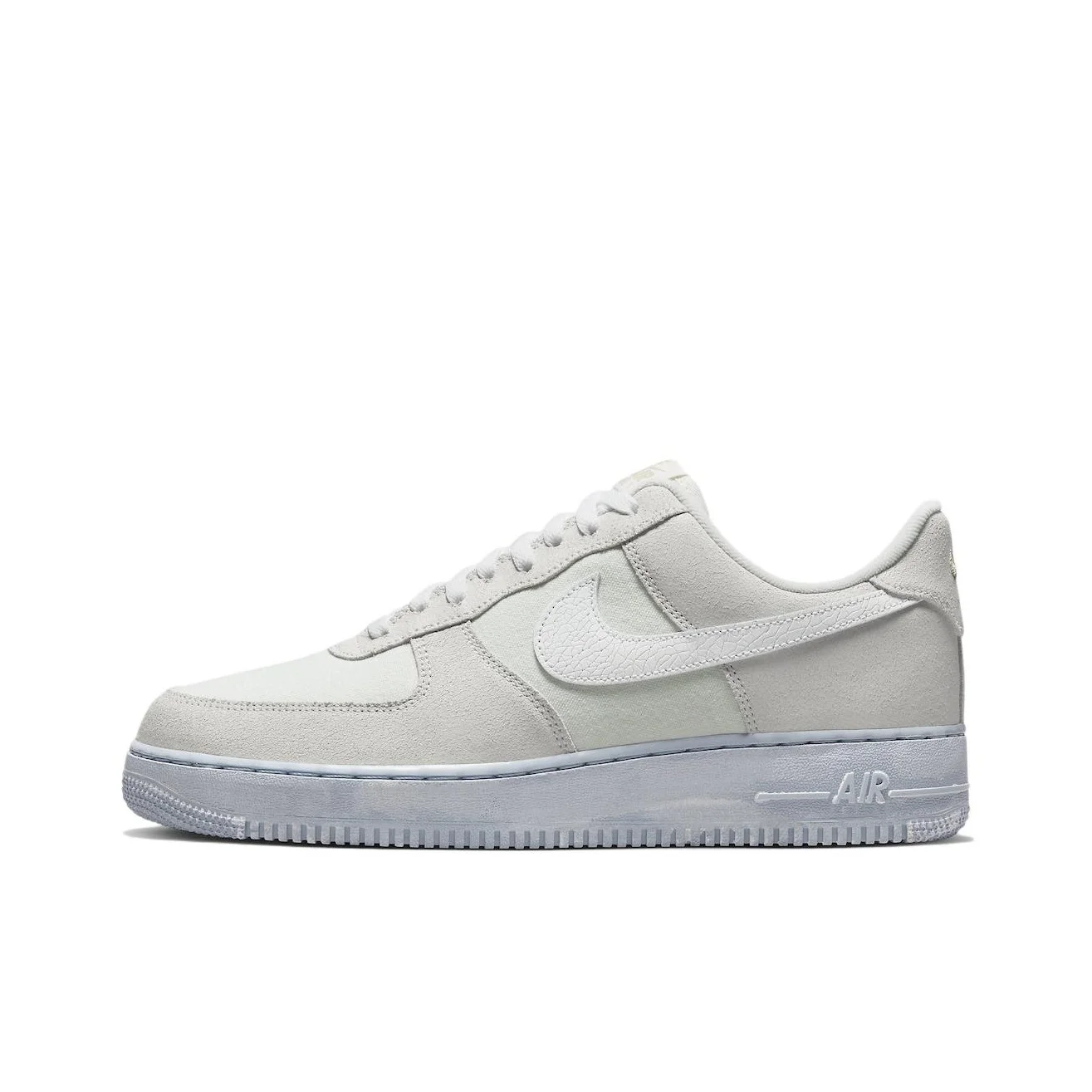Nike Air Force 1 Low '07 LV8 Emb Summit White Blue Whisper DV0787-100
Nike Air Force 1 Low '07 LV8 Emb Summit White Blue Whisper DV0787-100