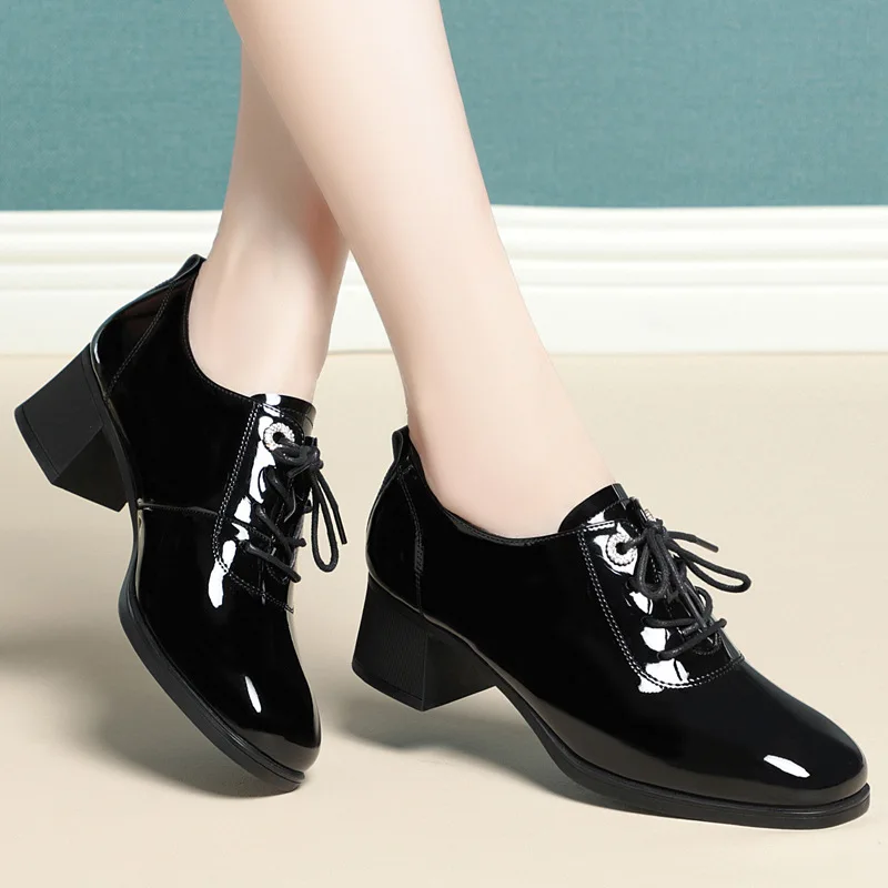 4cm All Match Breathable Comfortable Bright Leather Shoes Women Fall 2026 Square Heels Oxford Shoes for Office Daily Mom Work
4cm All Match Breathable Comfortable Bright Leather Shoes Women Fall 2026 Square Heels Oxford Shoes for Office Daily Mom Work