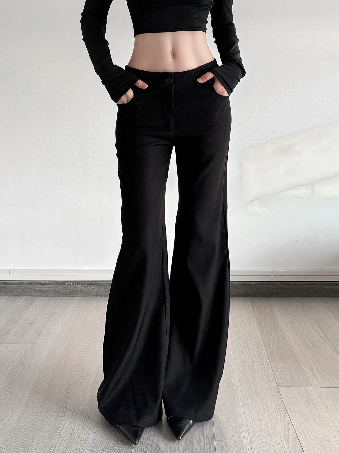 WEEKEEP Basic Black Wide Leg Suit Pants Women's Casual Loose Low Waist Long Trousers Street Style Pure Color Versatile Slimming
WEEKEEP Basic Black Wide Leg Suit Pants Women's Casual Loose Low Waist Long Trousers Street Style Pure Color Versatile Slimming