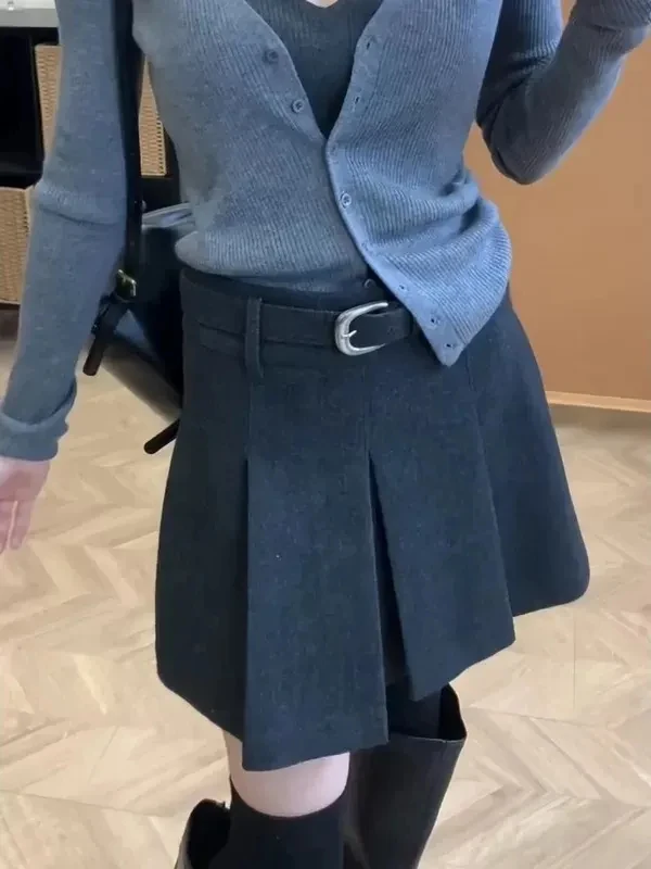 Женская шерстяная юбка в клетку больших размеров с поясом, высокая талия, А-силуэт, в студенческом стиле, осенне-зимняя, стройнящая
Женская шерстяная юбка в клетку больших размеров с поясом, высокая талия, А-силуэт, в студенческом стиле, осенне-зимняя, стройнящая