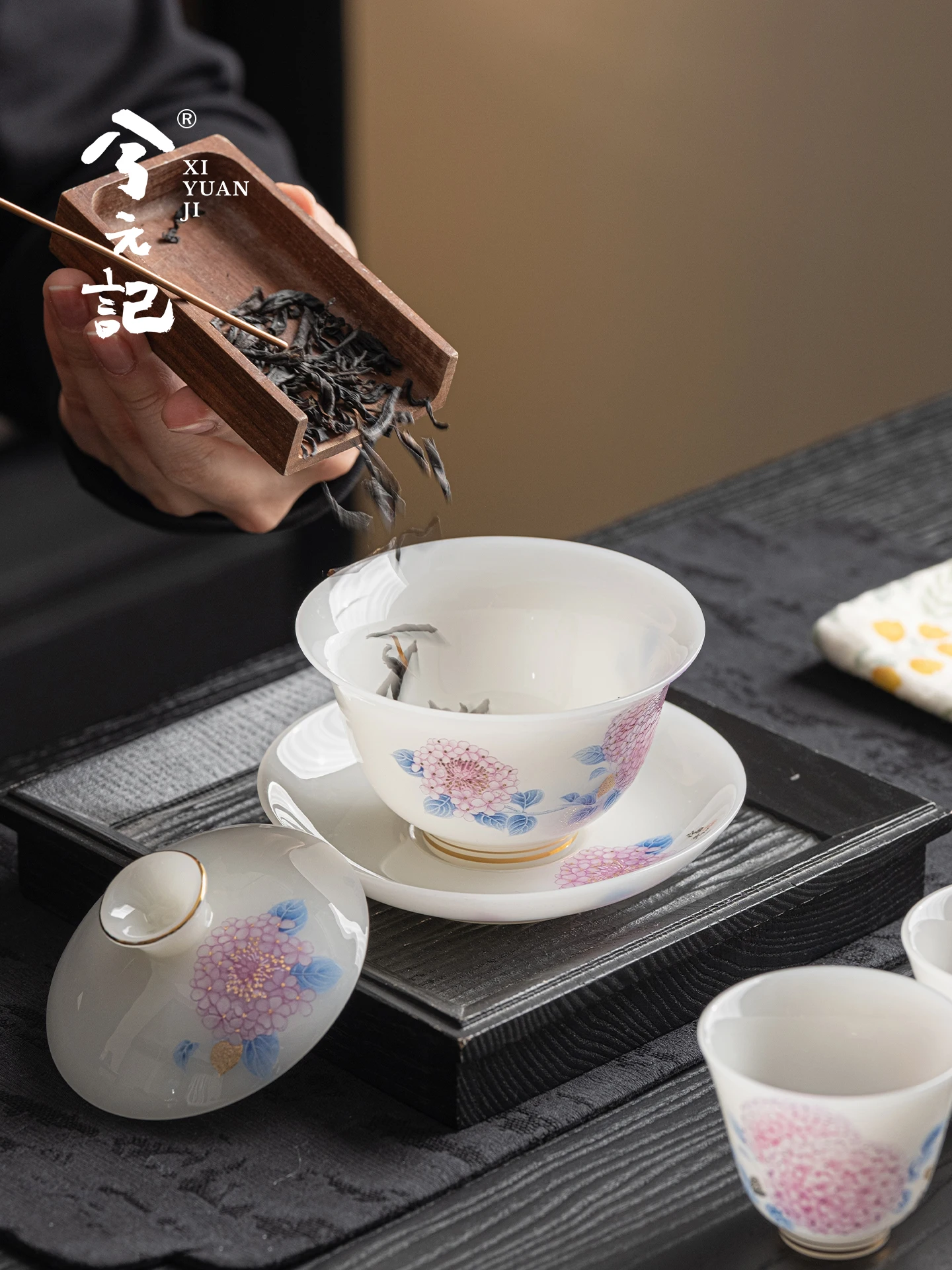 Ice-like Mutton Fat Jade Sancai Gaiwan Tea Cup Single High-End Women's Brewing Bowl Kung Fu Set with Lid Three-Piece
Ice-like Mutton Fat Jade Sancai Gaiwan Tea Cup Single High-End Women's Brewing Bowl Kung Fu Set with Lid Three-Piece
