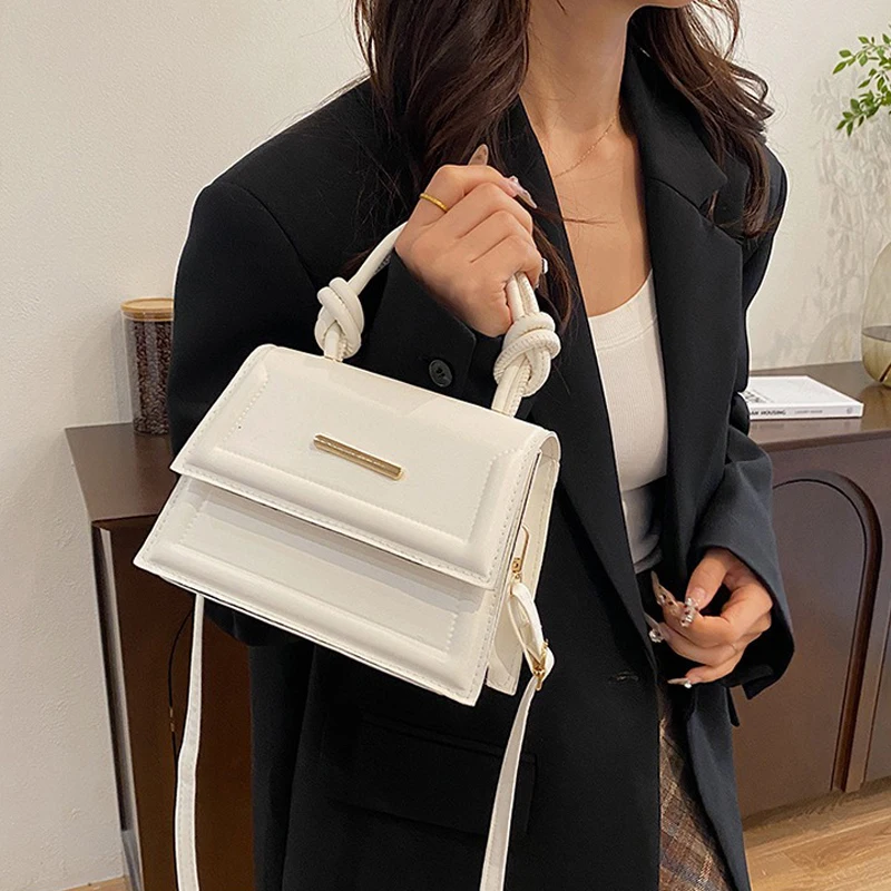 Fashion small bag handbag new simple ladies shoulder Messenger bag solid color small fresh commuter shoulder bag
Fashion small bag handbag new simple ladies shoulder Messenger bag solid color small fresh commuter shoulder bag