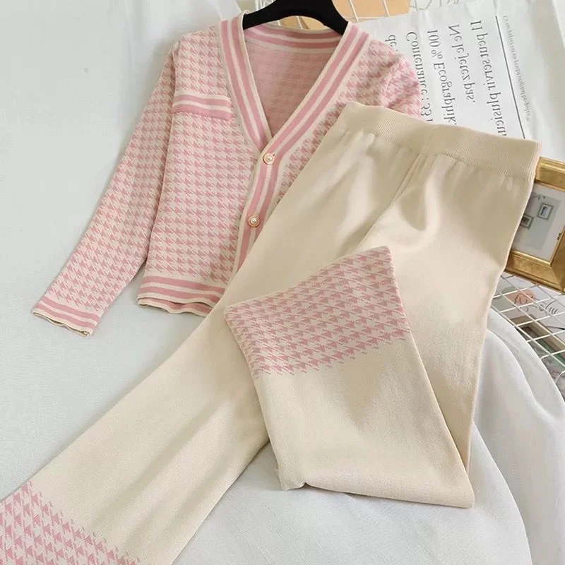 Women Knit Houndstooth Cardigan Long Sleeve Sweater Tops + Wide Leg Pants Sets Elegant V-neck Knitwear Trousers 2 Piece Outfits
Women Knit Houndstooth Cardigan Long Sleeve Sweater Tops + Wide Leg Pants Sets Elegant V-neck Knitwear Trousers 2 Piece Outfits