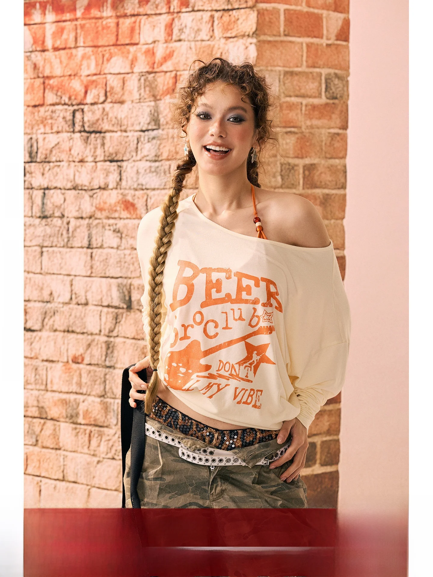 BeerBro Rebellious Rock Lazy Air Feel Color Block Diagonal Shoulder Knitted Top Women's Autumn Loose Fit Long Sleeve Crew Neck
BeerBro Rebellious Rock Lazy Air Feel Color Block Diagonal Shoulder Knitted Top Women's Autumn Loose Fit Long Sleeve Crew Neck