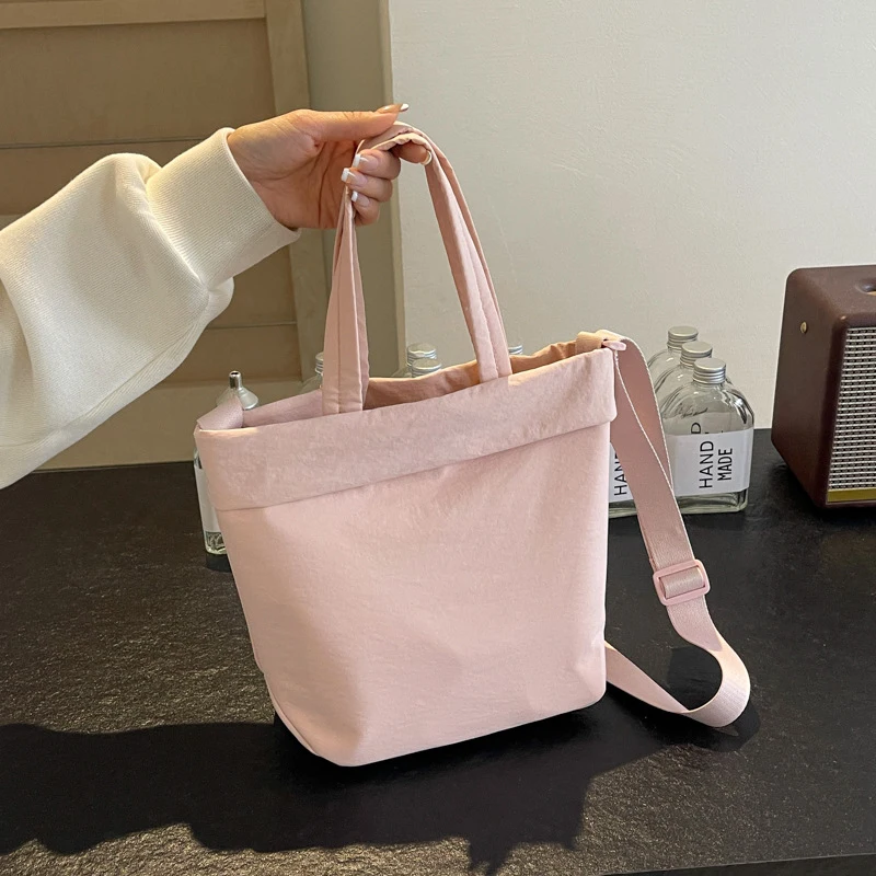 Women's nylon waterproof small handbag, solid color crossbody bag, shoulder bag, commuter tote bag
Women's nylon waterproof small handbag, solid color crossbody bag, shoulder bag, commuter tote bag