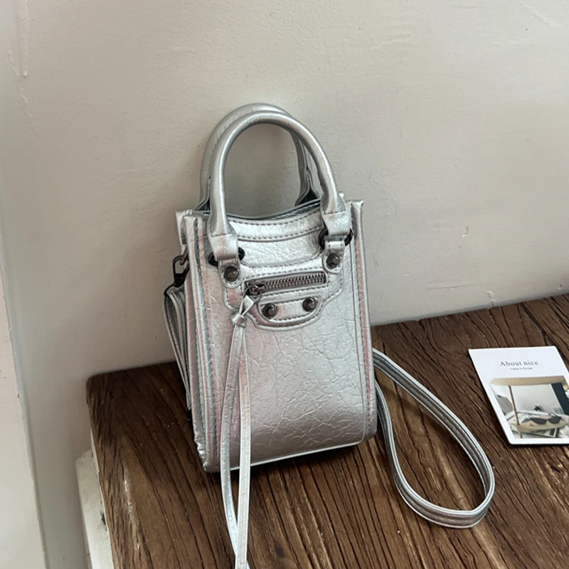 New Fashion Female Mini Small Totes Bag 2026 Trend PU Leather Shoulder Bags for Women Short Handle Crossbody Bag Luxury Handbags
New Fashion Female Mini Small Totes Bag 2026 Trend PU Leather Shoulder Bags for Women Short Handle Crossbody Bag Luxury Handbags