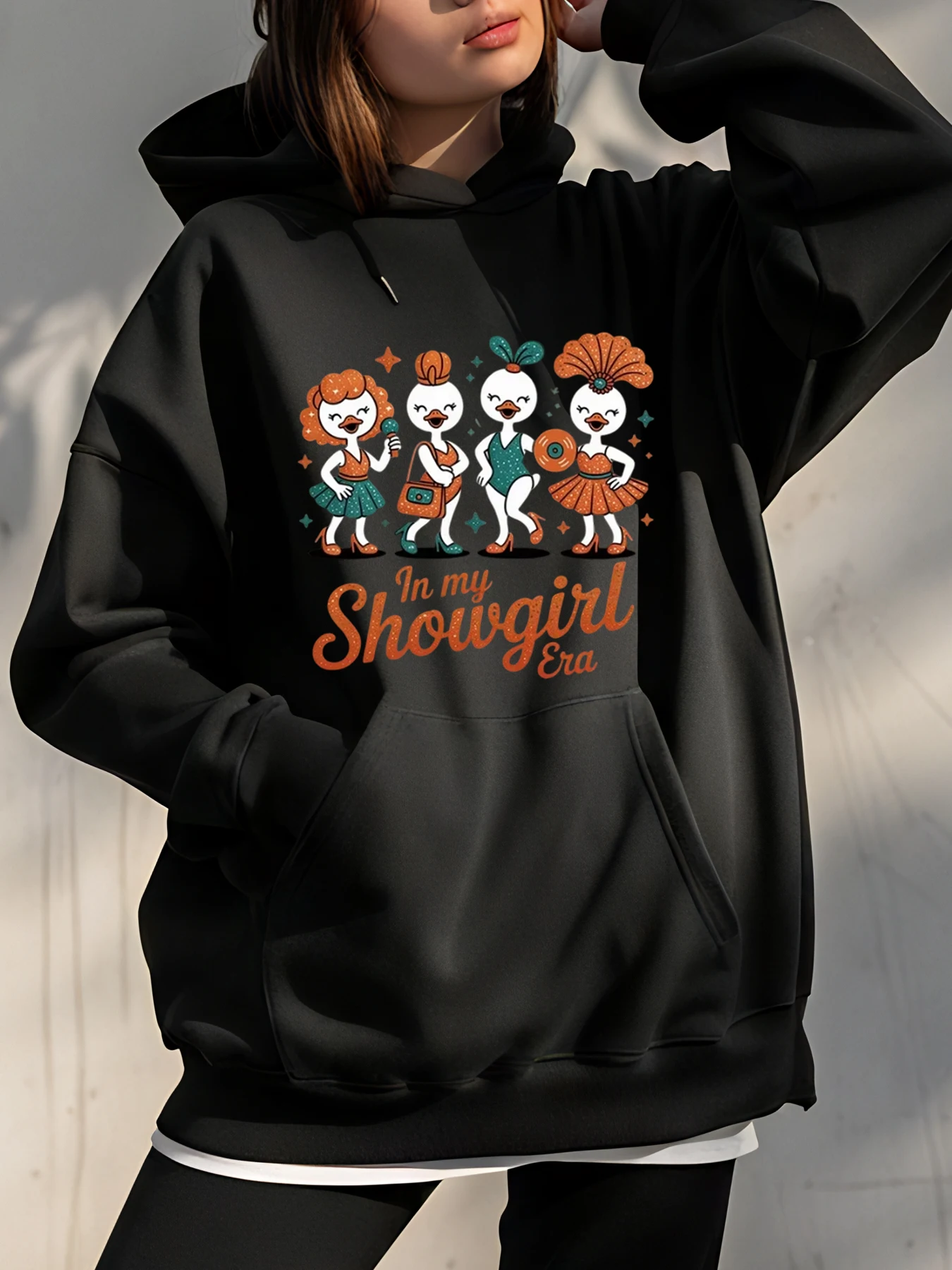 Женская толстовка с капюшоном In My Showgirl Era, повседневная толстовка с мультяшным принтом, модная уличная одежда, женский пуловер с капюшоном больших размеров, топ
Женская толстовка с капюшоном In My Showgirl Era, повседневная толстовка с мультяшным принтом, модная уличная одежда, женский пуловер с капюшоном больших размеров, топ