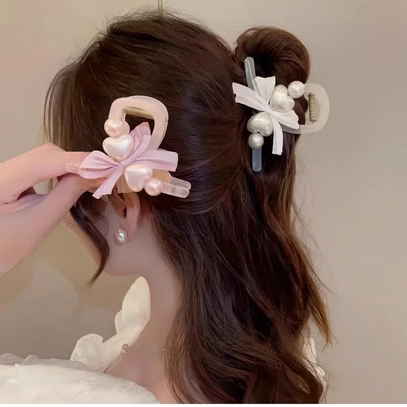 Charming Pearl Bow Hair Claw Hairpin for Women Butterfly Bow Shark Claw 2024 Latest Shark Clip korean style Hair Accessories
Charming Pearl Bow Hair Claw Hairpin for Women Butterfly Bow Shark Claw 2024 Latest Shark Clip korean style Hair Accessories