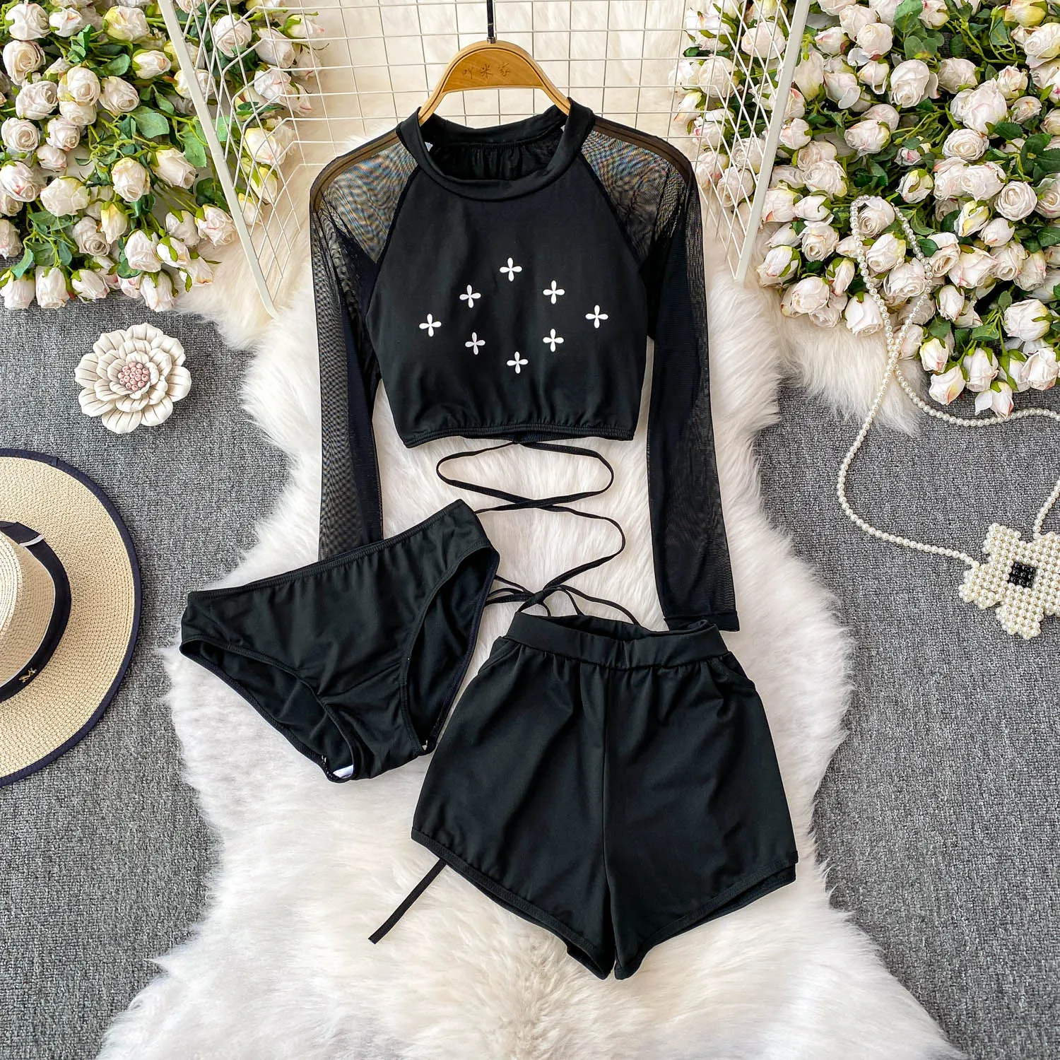 Женские комплекты из 3 предметов, черный летний тропический сексуальный наряд, сетчатый топ, трусики, шорты, костюм для леди, ночного клуба, вечеринки, сцены, уличная одежда на шнурке
Женские комплекты из 3 предметов, черный летний тропический сексуальный наряд, сетчатый топ, трусики, шорты, костюм для леди, ночного клуба, вечеринки, сцены, уличная одежда на шнурке