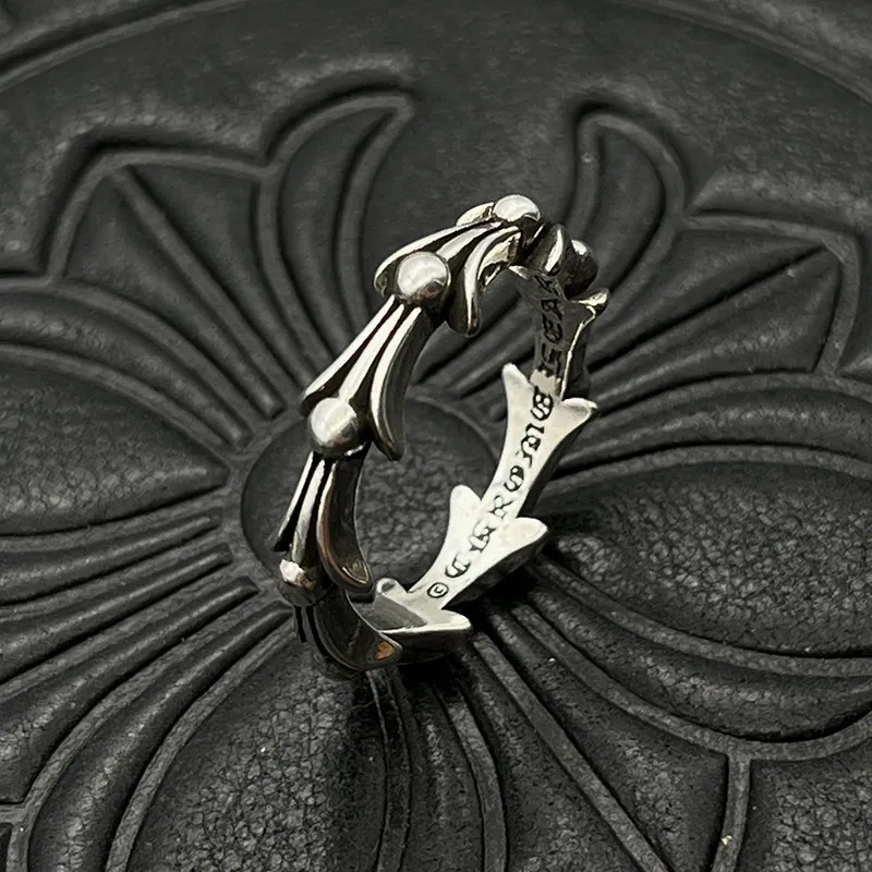 S925 sterling silver retro fishbone ring men's and women's hip hop iris ring classic stacked personality
S925 sterling silver retro fishbone ring men's and women's hip hop iris ring classic stacked personality