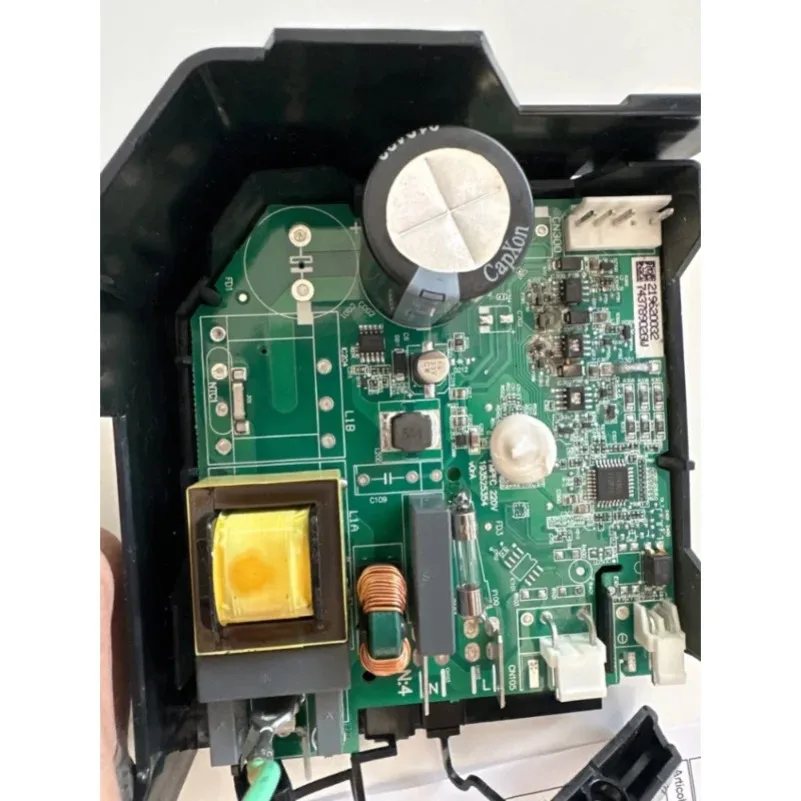 FOR Haier refrigerator embraco inverter compressor driver board CF02D01M inverter box
FOR Haier refrigerator embraco inverter compressor driver board CF02D01M inverter box