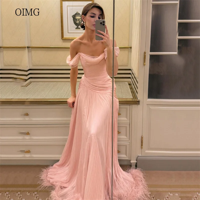 Вечернее платье OIMG Maxi розового цвета с открытыми плечами, фасон А-силуэт, с пышным подолом из перьев, плиссированное, из шифона, в пол, на заказ
Вечернее платье OIMG Maxi розового цвета с открытыми плечами, фасон А-силуэт, с пышным подолом из перьев, плиссированное, из шифона, в пол, на заказ