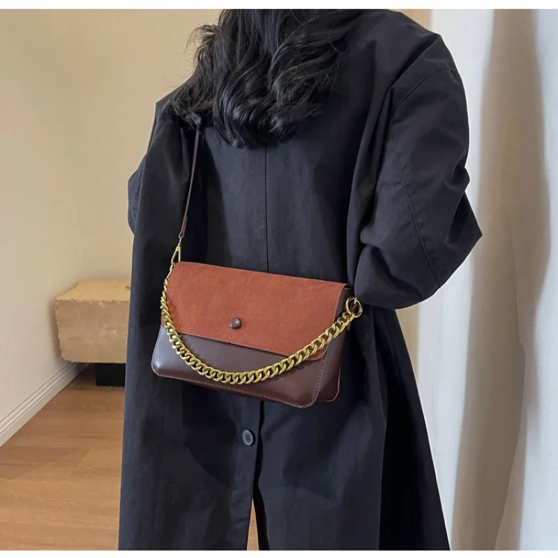 Luxury Women's Crossbody-Bag Crafted From Premium Leather Boasting High-End Famous Commuter Look
Luxury Women's Crossbody-Bag Crafted From Premium Leather Boasting High-End Famous Commuter Look