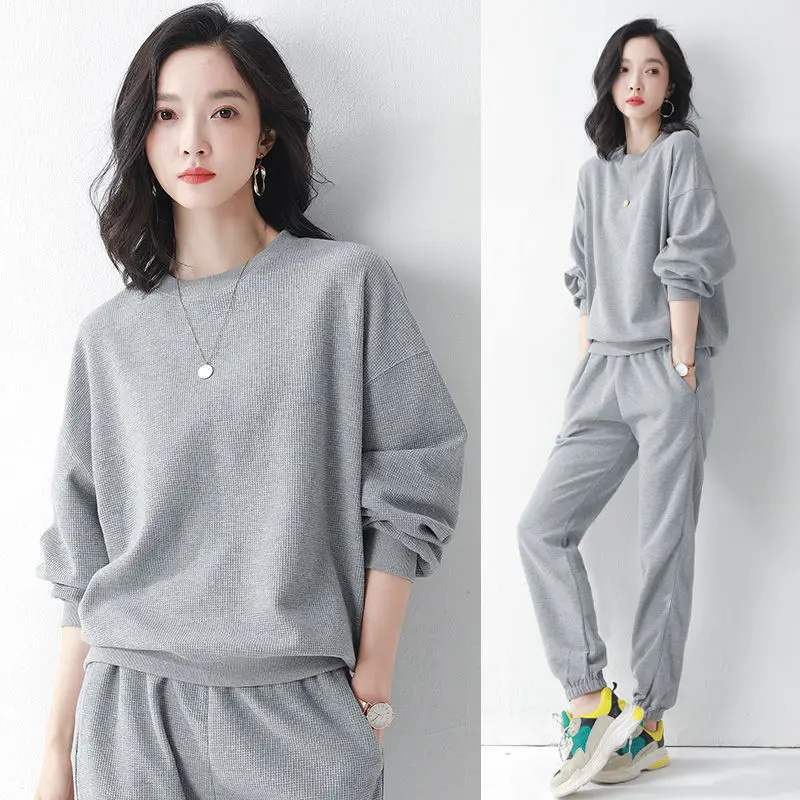 Korean Fashion New Sweatshirt and High Waisted Casual Pants Two-piece Sports Suit Women Two Piece Suit Women's Clothing E175
Korean Fashion New Sweatshirt and High Waisted Casual Pants Two-piece Sports Suit Women Two Piece Suit Women's Clothing E175