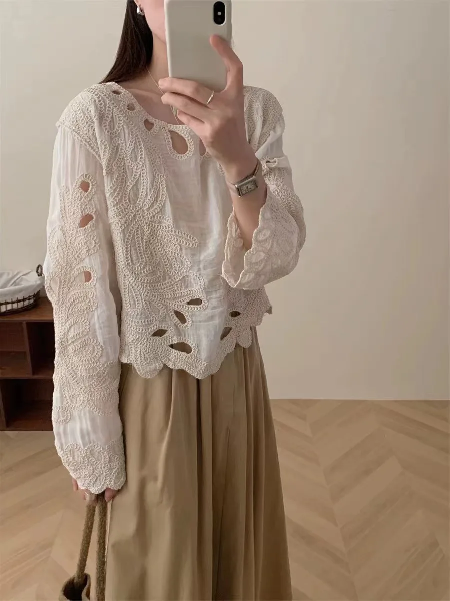 French Hollow Lace Embroidered Shirt for Women Early Autumn New Design Niche Unique and Beautiful Loose Off-Shoulder Top
French Hollow Lace Embroidered Shirt for Women Early Autumn New Design Niche Unique and Beautiful Loose Off-Shoulder Top