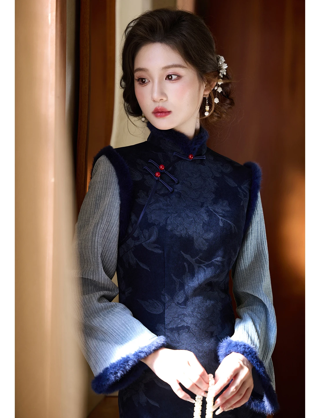 New Chinese Sle Young Women's Long Sve Fro Coat Blue Stand Collar Warm Winter Faionable Retro Sle High Quali
New Chinese Sle Young Women's Long Sve Fro Coat Blue Stand Collar Warm Winter Faionable Retro Sle High Quali