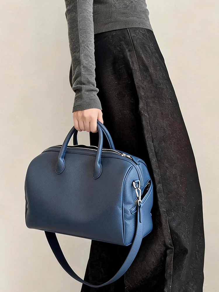 Blue Large Capacity Boston Bag Women's 2026 New Luxury Small Audience High-End Commuter Bag Handbag Shoulder Bag Handbag
Blue Large Capacity Boston Bag Women's 2026 New Luxury Small Audience High-End Commuter Bag Handbag Shoulder Bag Handbag