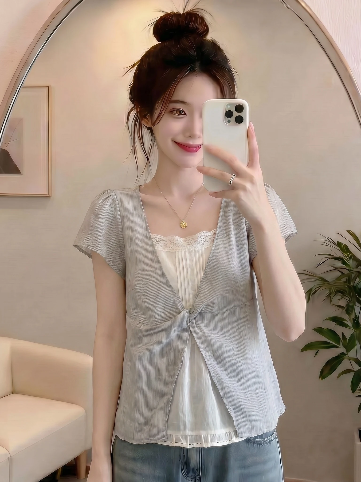 Summer New Style Women's Short Sleeve Shirt Loose Fit Commute Fashion Korean Version Big Size Micro Plump MM Anti-Aging Top
Summer New Style Women's Short Sleeve Shirt Loose Fit Commute Fashion Korean Version Big Size Micro Plump MM Anti-Aging Top