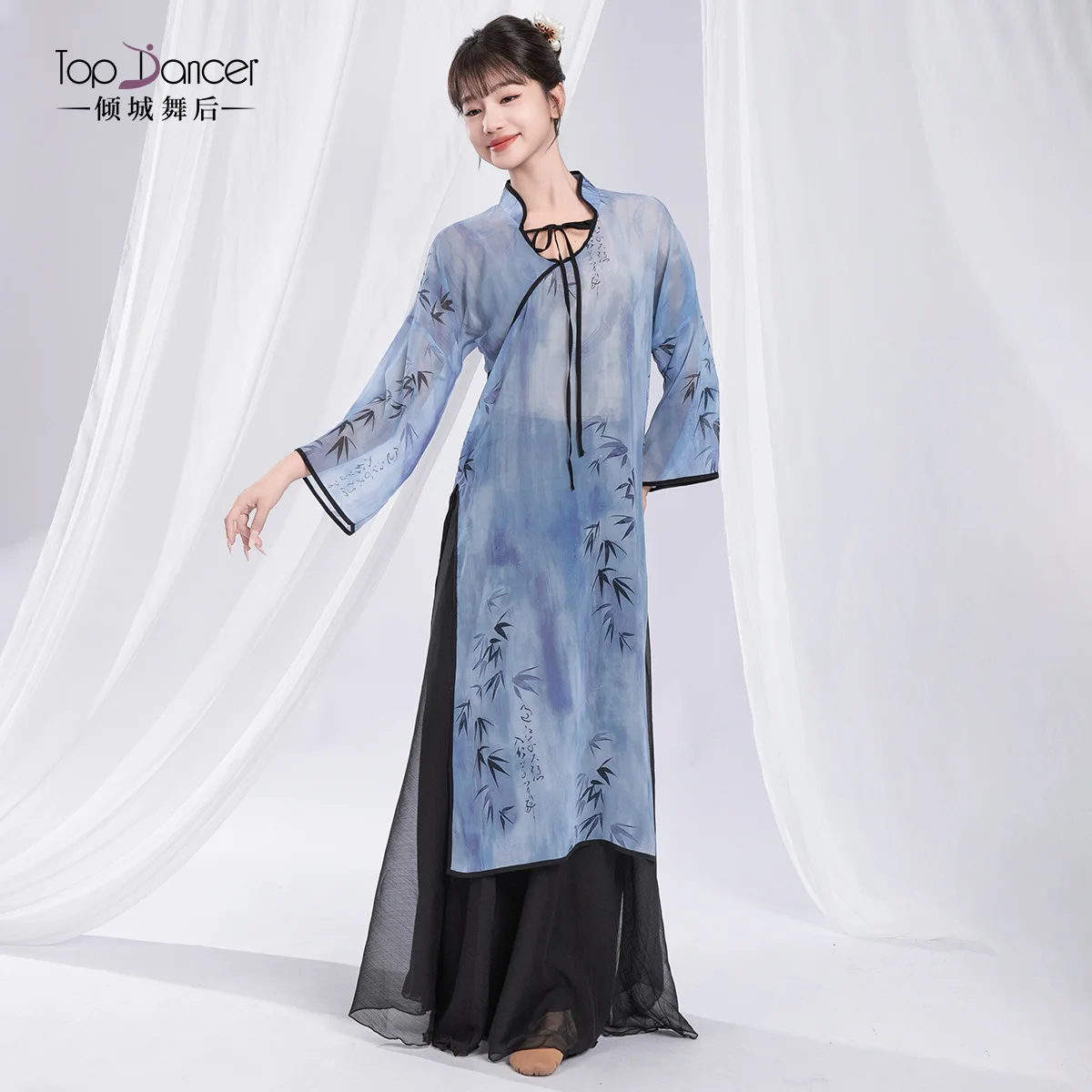 Классический танец женский новый национальный стиль Cheongsam танцевальный костюм боди рифма топ китайский стиль производительность экзамен
Классический танец женский новый национальный стиль Cheongsam танцевальный костюм боди рифма топ китайский стиль производительность экзамен