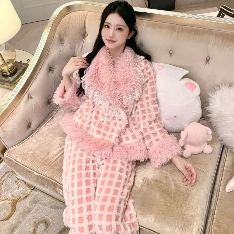 Women Half Fleece Thickened Halter Straps Autumn Winter Warm Sweet High Appearance Level Home Wear Can Be Worn Outside Pajamas
Women Half Fleece Thickened Halter Straps Autumn Winter Warm Sweet High Appearance Level Home Wear Can Be Worn Outside Pajamas