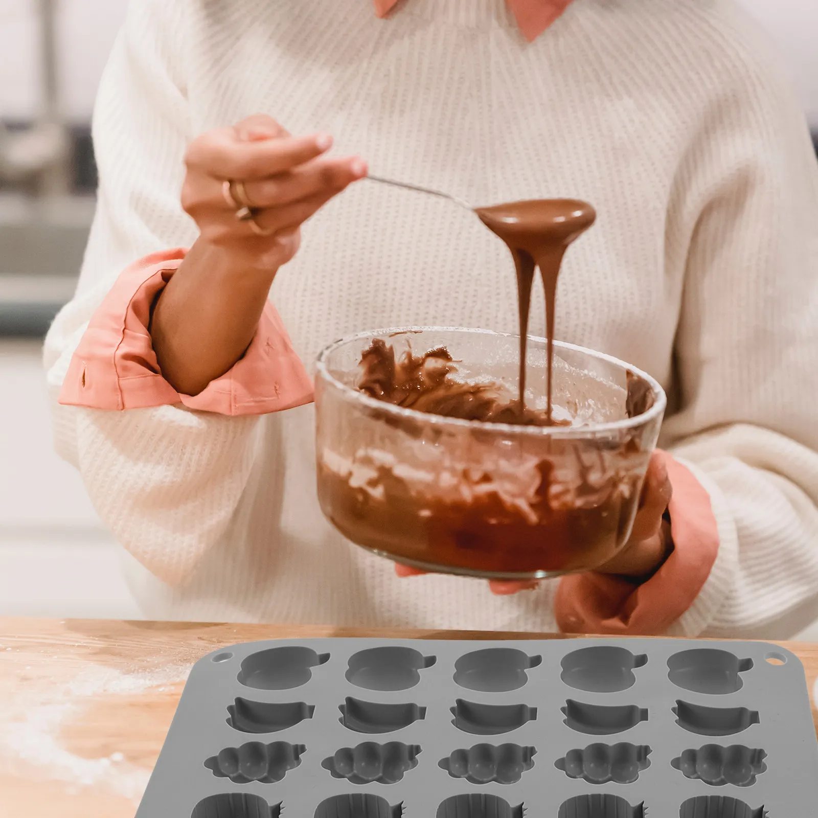 Non Stick Odor Free Silicone Chocolate Molds for Kids DIY Desserts Fondant Candy Jelly Making Heat Resistant Baking Tools
Non Stick Odor Free Silicone Chocolate Molds for Kids DIY Desserts Fondant Candy Jelly Making Heat Resistant Baking Tools