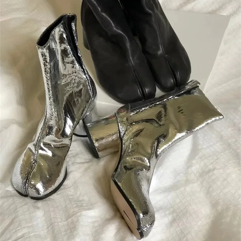2024 Winter Silver Patent Leather Botas Black Ankle Boots Camel Toe Women Shoes Side Zipper Chunky Heels Zapatillas De Mujer
2024 Winter Silver Patent Leather Botas Black Ankle Boots Camel Toe Women Shoes Side Zipper Chunky Heels Zapatillas De Mujer