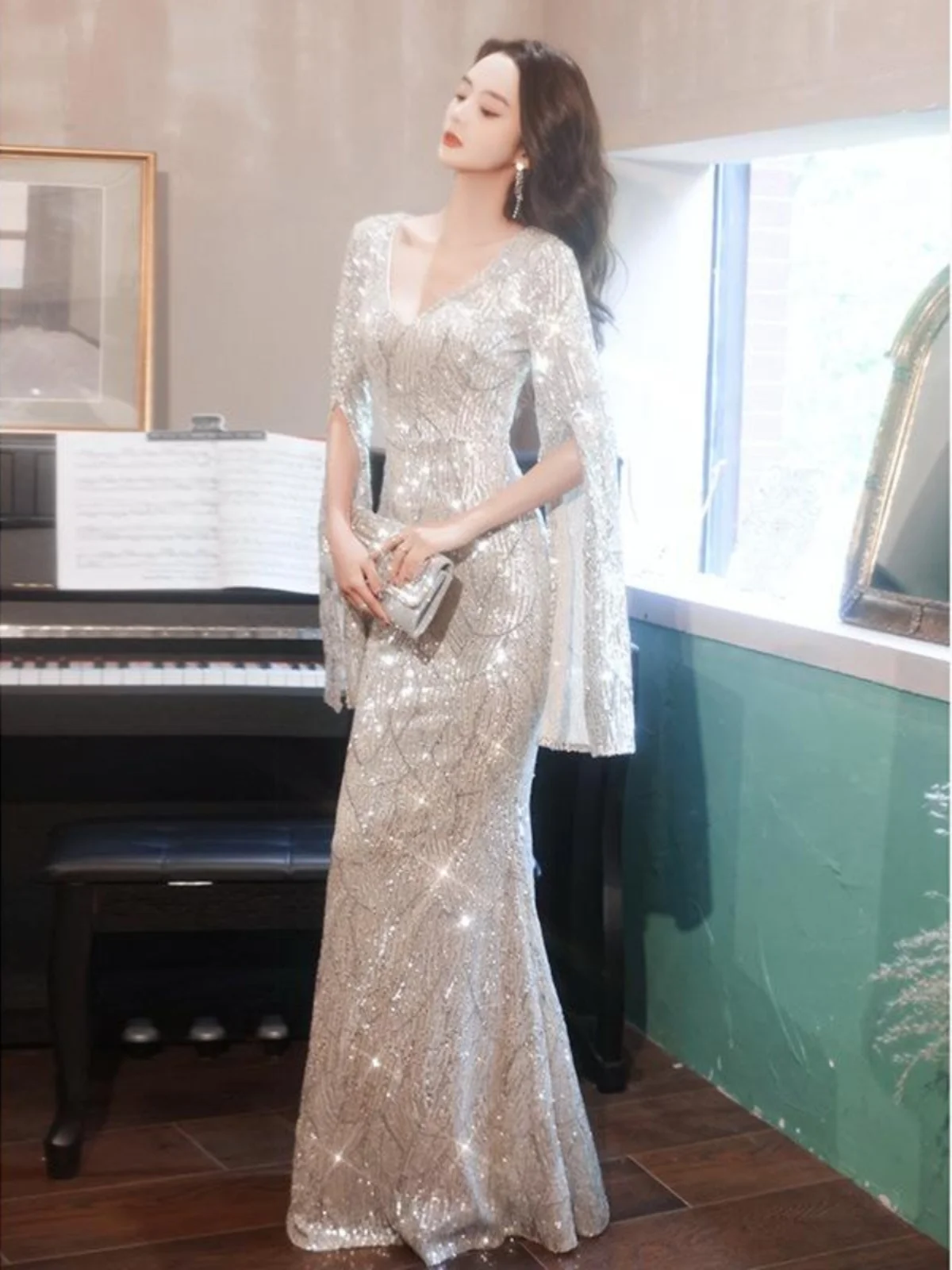 Элегантная легкая юбка-русалка с длинным рукавом для осенне-зимних вечеринок, балов и торжественных мероприятий для женщин
Элегантная легкая юбка-русалка с длинным рукавом для осенне-зимних вечеринок, балов и торжественных мероприятий для женщин