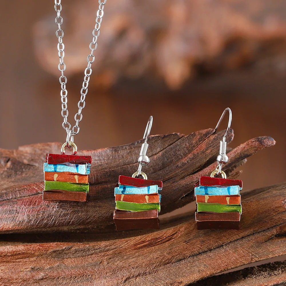 DIY accessories European and American cross-border new retro color three-dimensional book pendant earrings, creative niche earri
DIY accessories European and American cross-border new retro color three-dimensional book pendant earrings, creative niche earri