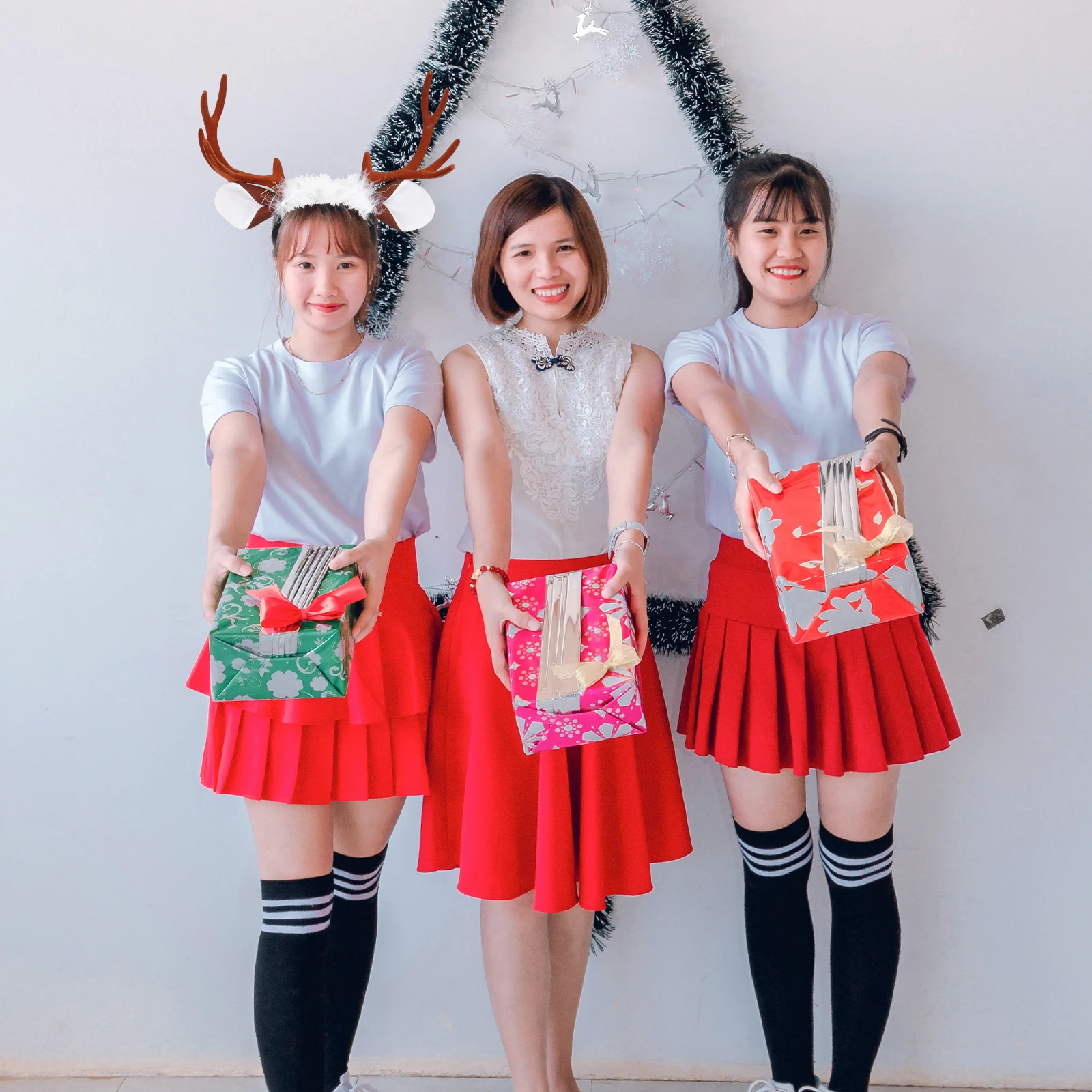 1pc Adorable Antler Hairband Christmas Party Headdress Lightweight Polyester Xmas Costume Festival Prom Carnival
1pc Adorable Antler Hairband Christmas Party Headdress Lightweight Polyester Xmas Costume Festival Prom Carnival