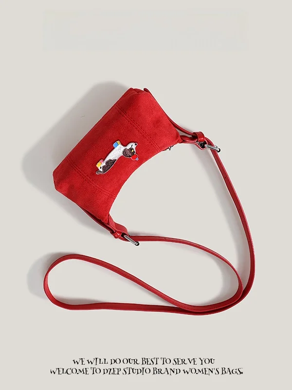 Suede Crossbody Shoulder Bag for Women Trendy New 2025 Earphone Wallet Unique Small Luxury Fashion Commuting Purse
Suede Crossbody Shoulder Bag for Women Trendy New 2025 Earphone Wallet Unique Small Luxury Fashion Commuting Purse
