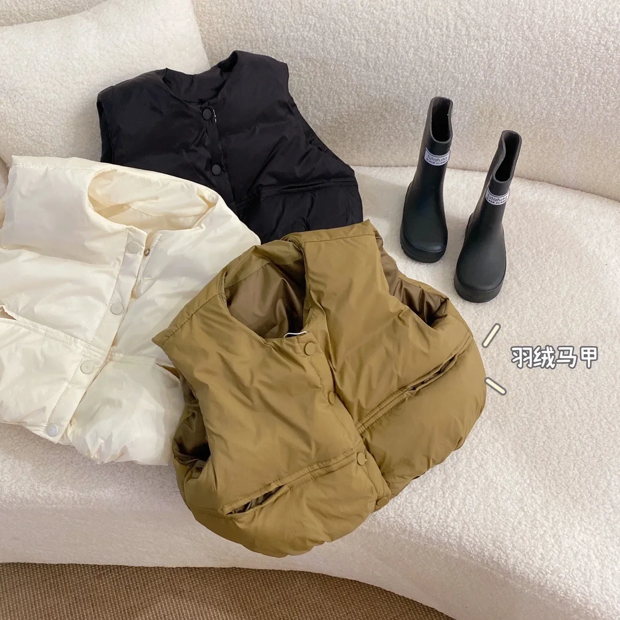 Korean children's clothing children's vest winter thickened men's and women's children's loose Korean version cotton vest baby
Korean children's clothing children's vest winter thickened men's and women's children's loose Korean version cotton vest baby