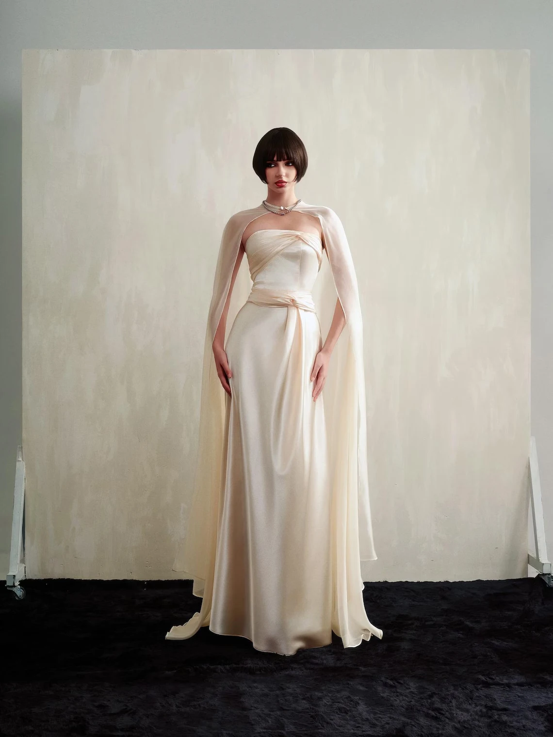 Customized Modern Style Charmeuse Criss-Cross Pleat A-line Strapless Long Dresses Bespoke Occasion Dresses Elegant High quality
Customized Modern Style Charmeuse Criss-Cross Pleat A-line Strapless Long Dresses Bespoke Occasion Dresses Elegant High quality