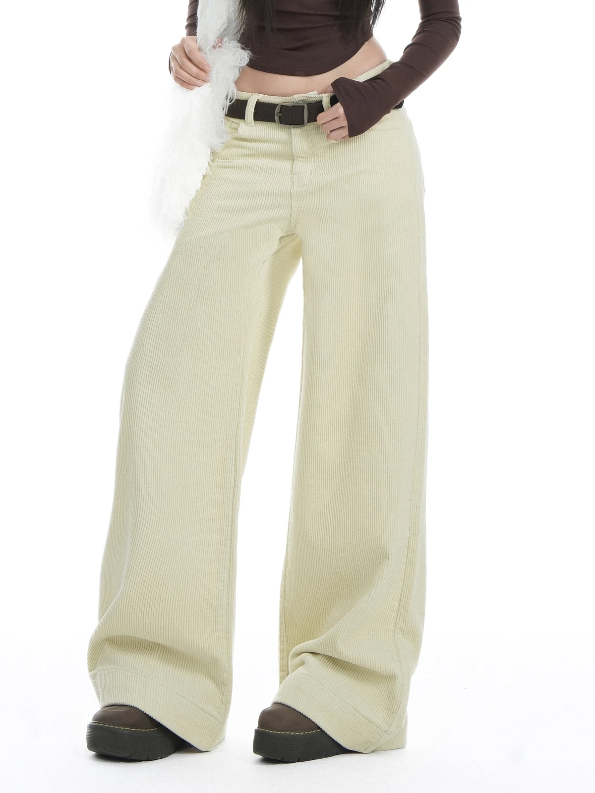 ZHISILAO New Beige Corduroy Wide Leg Pants Women Vintage Y2K High Waist Trousers Autumn Winter 2024
ZHISILAO New Beige Corduroy Wide Leg Pants Women Vintage Y2K High Waist Trousers Autumn Winter 2024