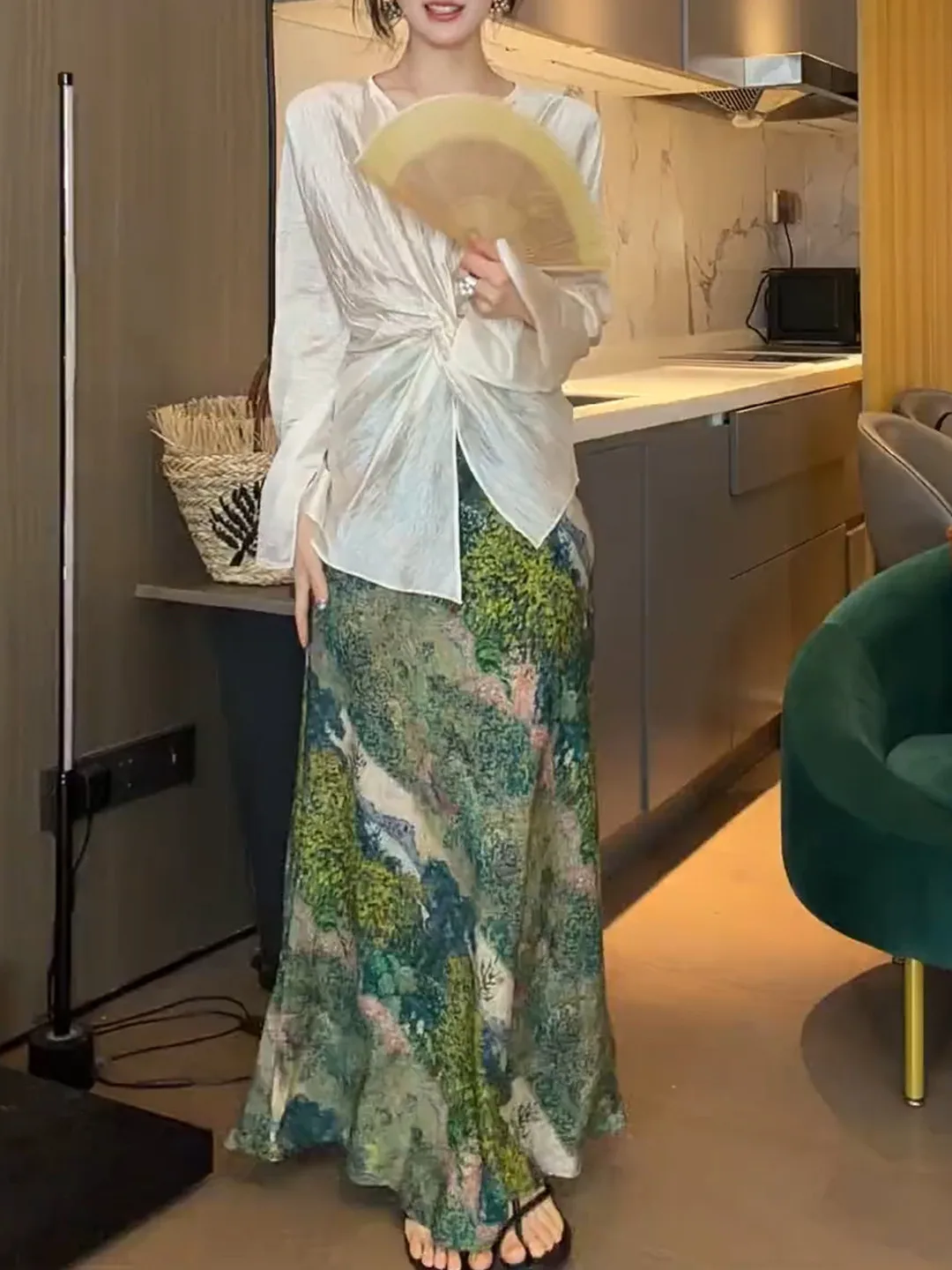 New Chinese Style Zen Summer 2026 Women's Sun Protection Shirt Long Skirt Two-Piece Set Fashionable Casual High Waist Print
New Chinese Style Zen Summer 2026 Women's Sun Protection Shirt Long Skirt Two-Piece Set Fashionable Casual High Waist Print