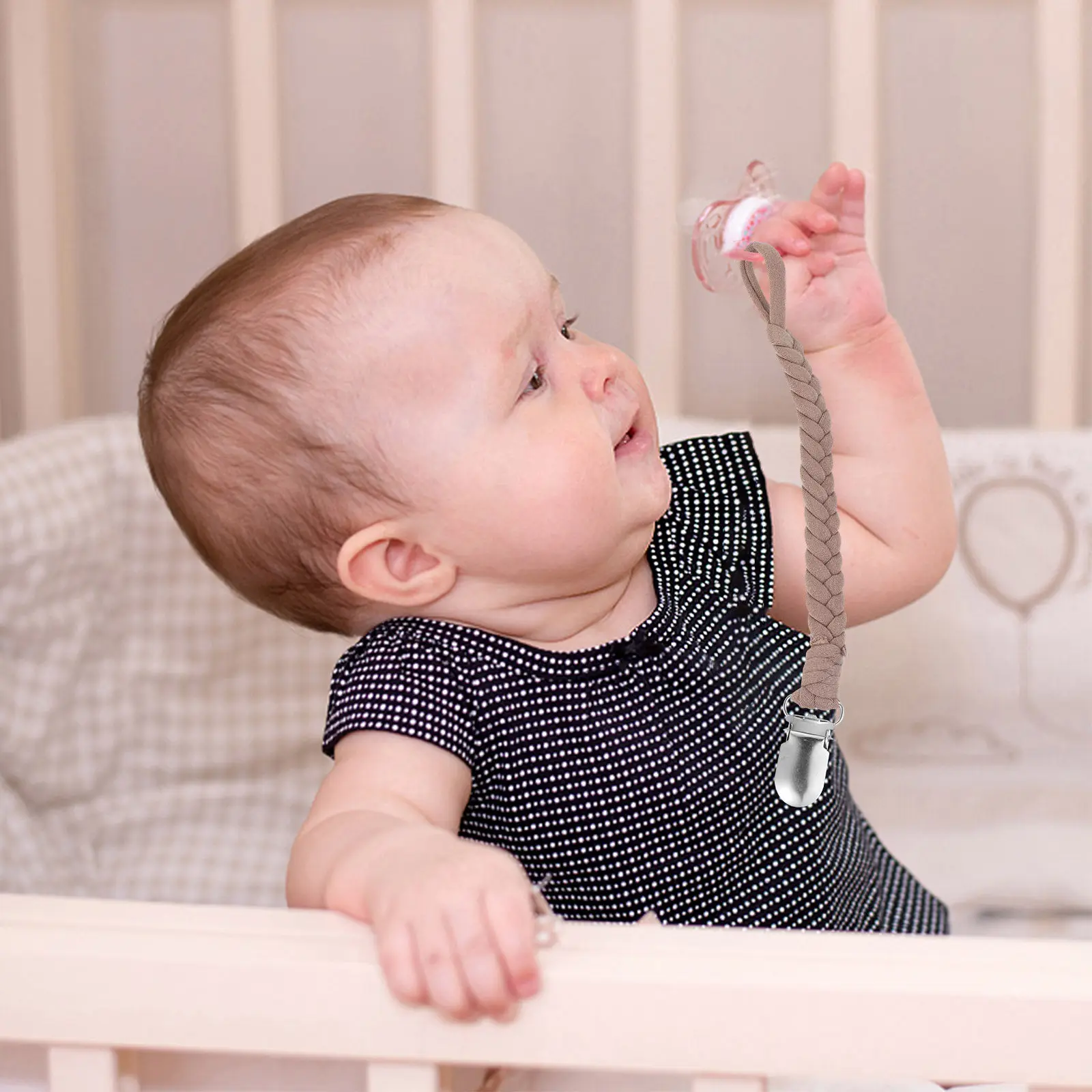 Набор из 6 держателей для пустышек: портативные, безопасные, без заусенцев, с удобным захватом для новорожденных и малышей
Набор из 6 держателей для пустышек: портативные, безопасные, без заусенцев, с удобным захватом для новорожденных и малышей