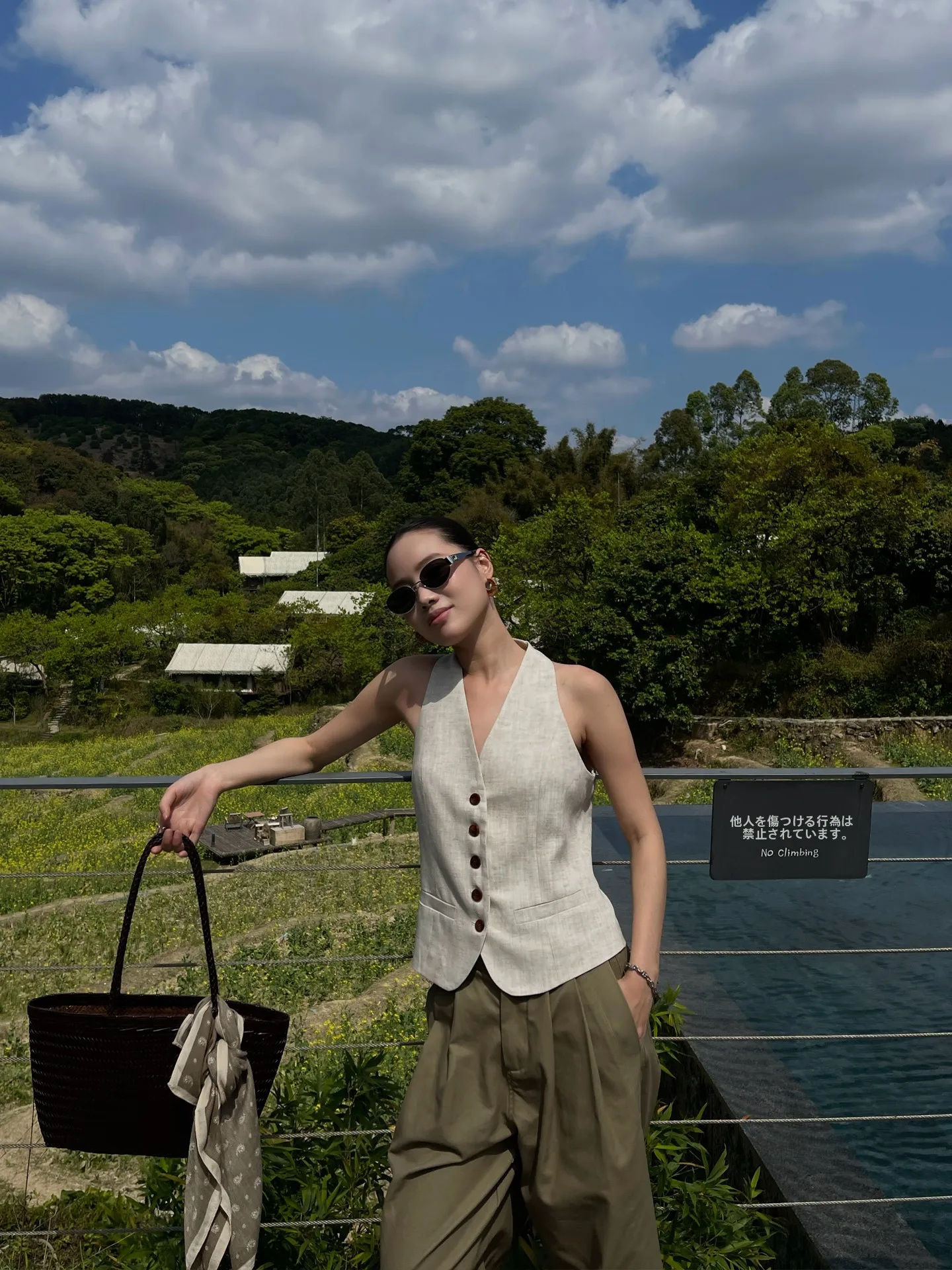Pure V-Neck Silk Linen Vest Women's Slim Fit Summer High-End Feeling Commute Style Casual Color Travel Casual Wear
Pure V-Neck Silk Linen Vest Women's Slim Fit Summer High-End Feeling Commute Style Casual Color Travel Casual Wear