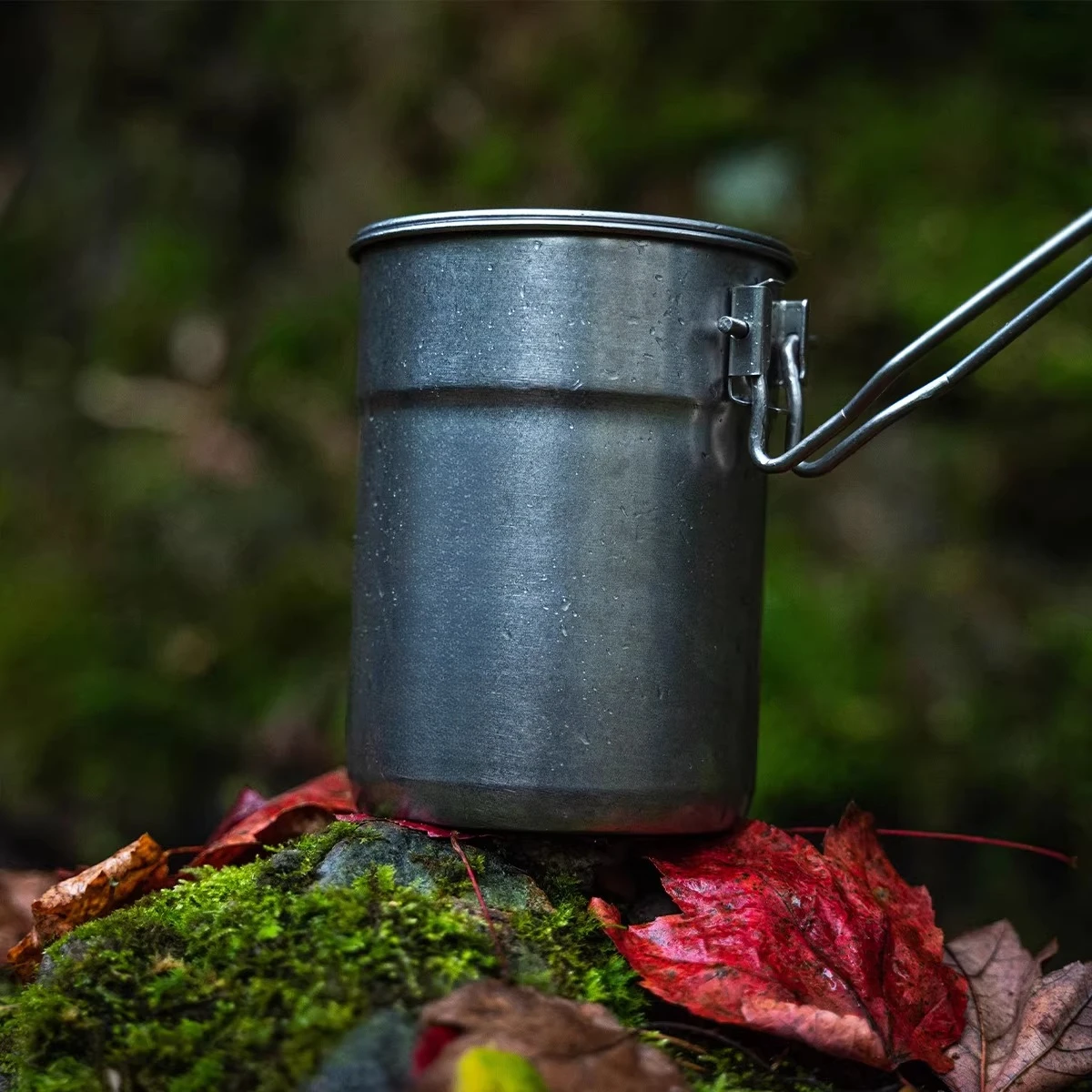 Retro stainless steel single pot outdoor camping cooker Hiking boiled instant noodles 1L cup with lid
Retro stainless steel single pot outdoor camping cooker Hiking boiled instant noodles 1L cup with lid