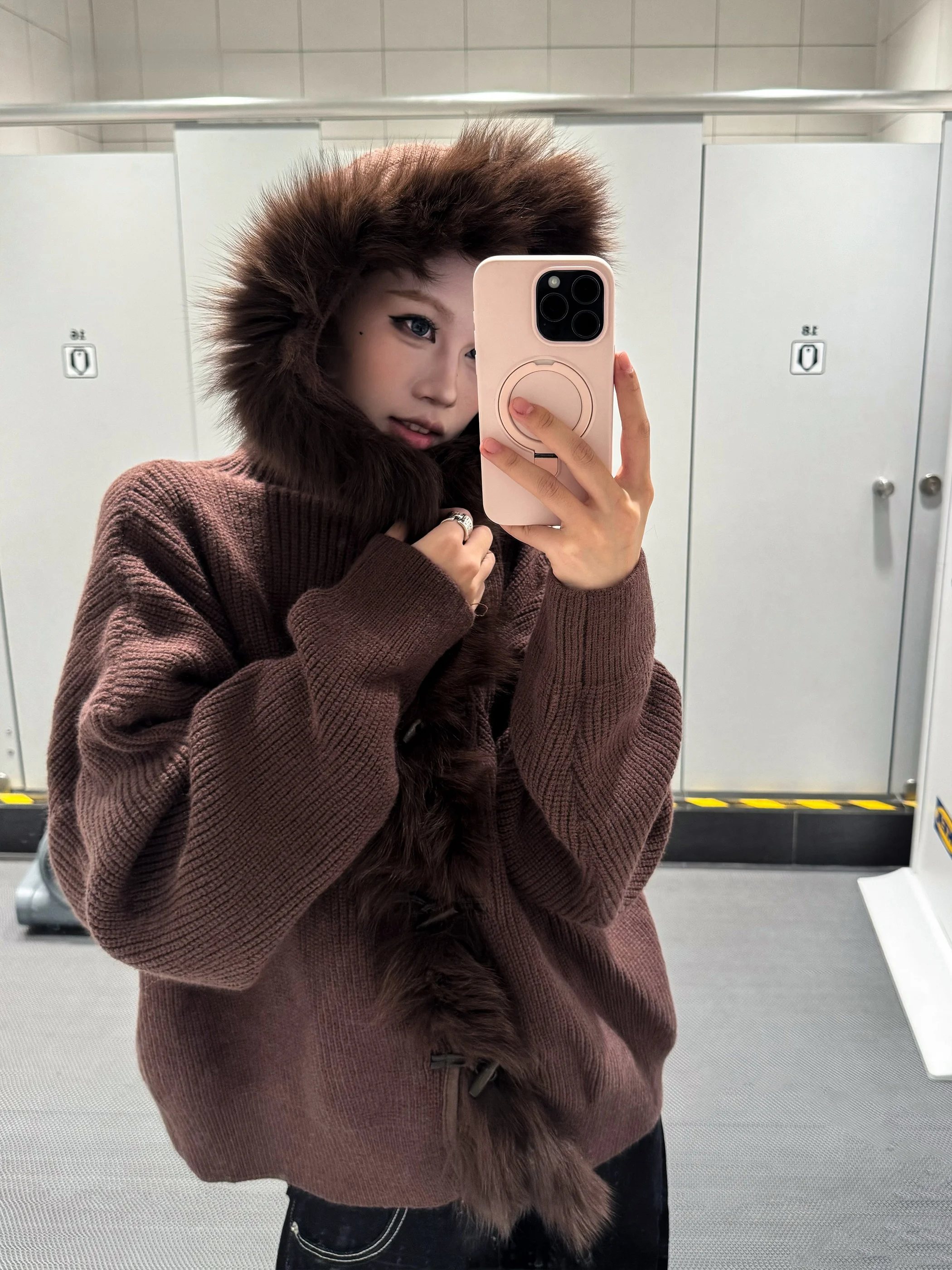 Открытый кардиган с капюшоном в американском стиле ретро, женский осенне-зимний вязаный топ с ленивым рукавом, теплый длинный свек на молнии
Открытый кардиган с капюшоном в американском стиле ретро, женский осенне-зимний вязаный топ с ленивым рукавом, теплый длинный свек на молнии