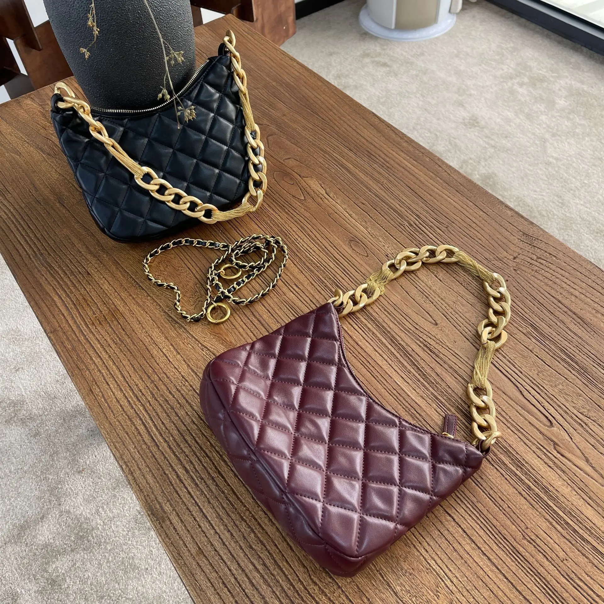 High-grade chain shoulder baguette bag retro crossbody bag purses and handbags
High-grade chain shoulder baguette bag retro crossbody bag purses and handbags